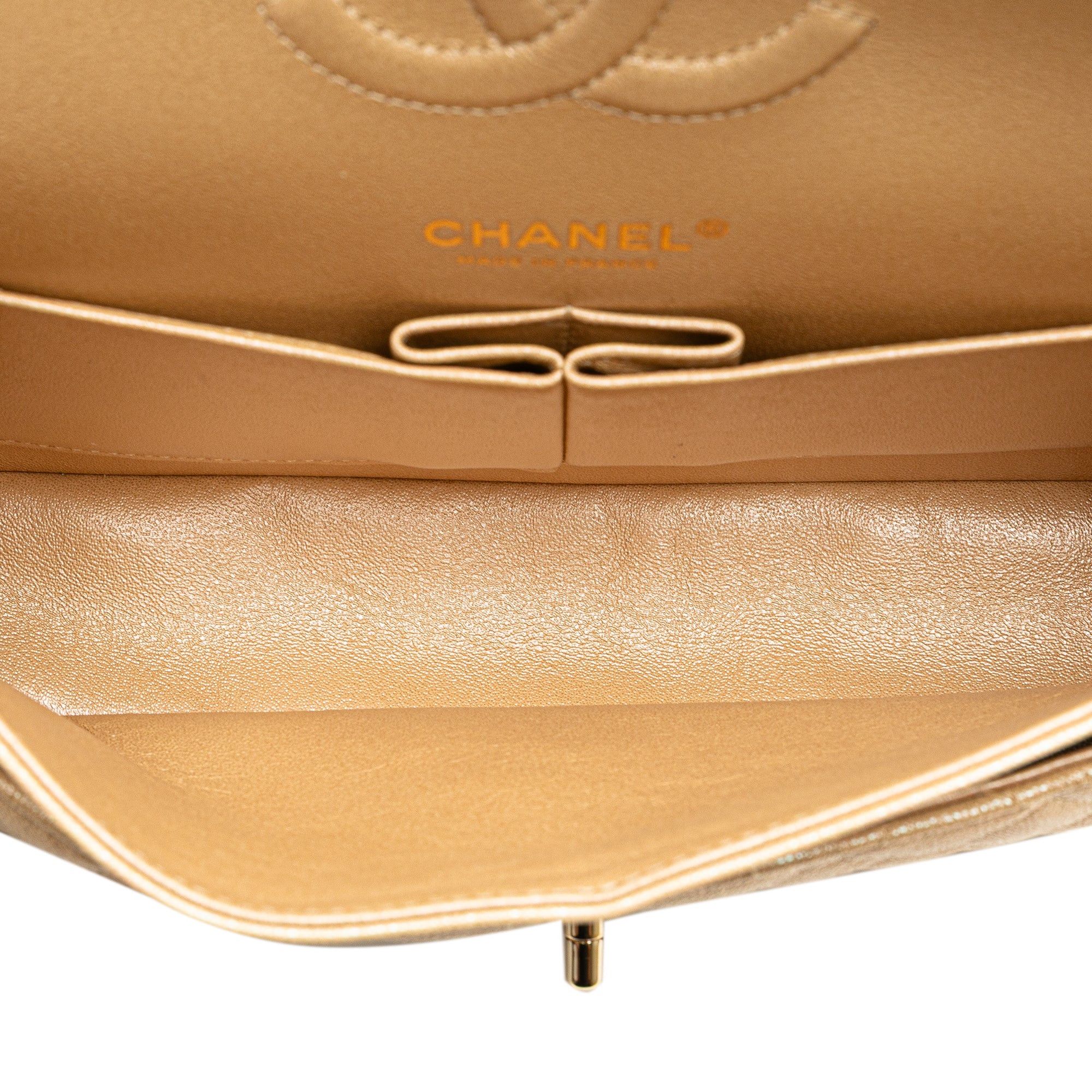 Chanel Medium Classic Iridescent Caviar Double Flap Size ONE SIZE - 4 Thumbnail