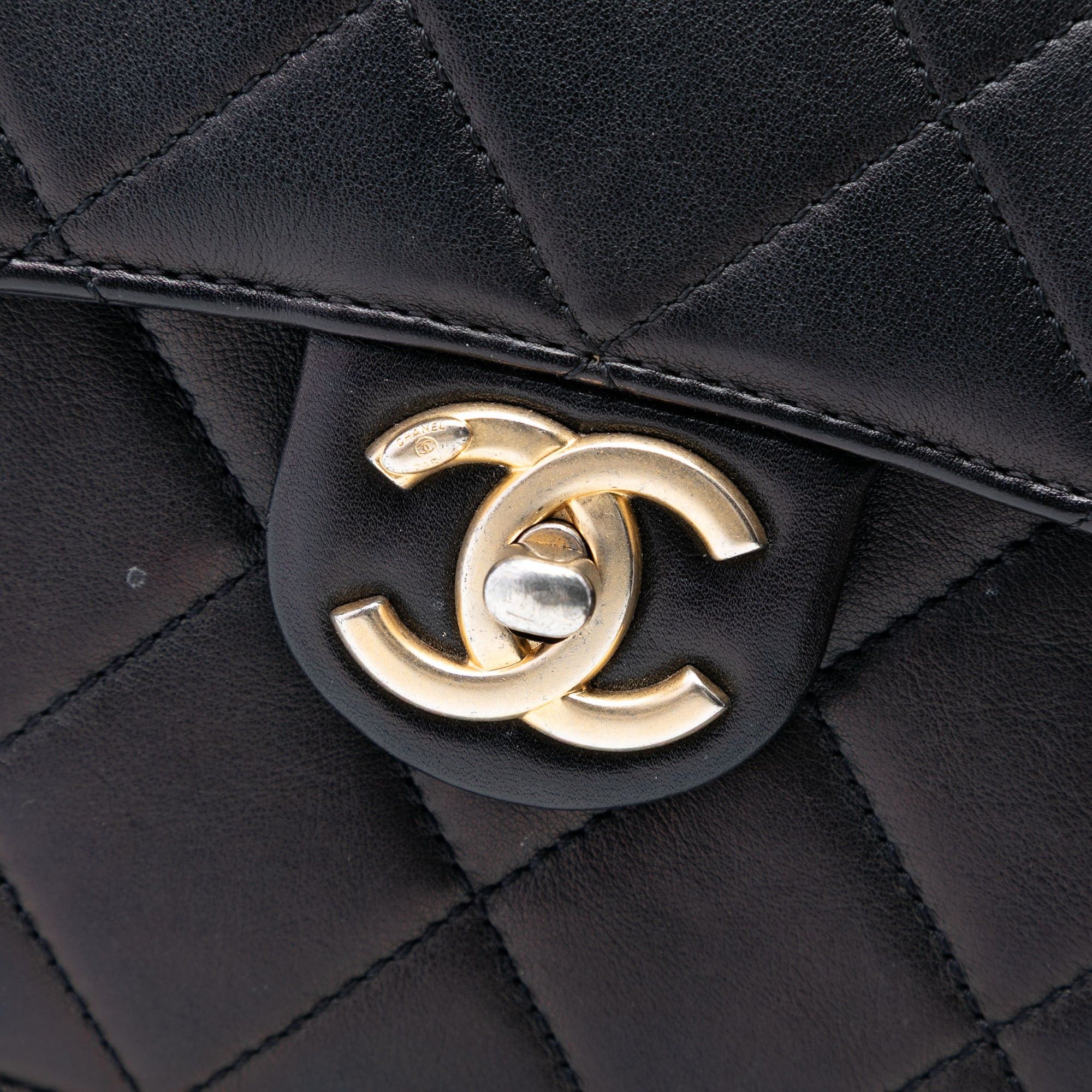 Chanel Mini CC Quilted Shiny Calfskin Round Moon Messenger Flap Size ONE SIZE - 5 Thumbnail