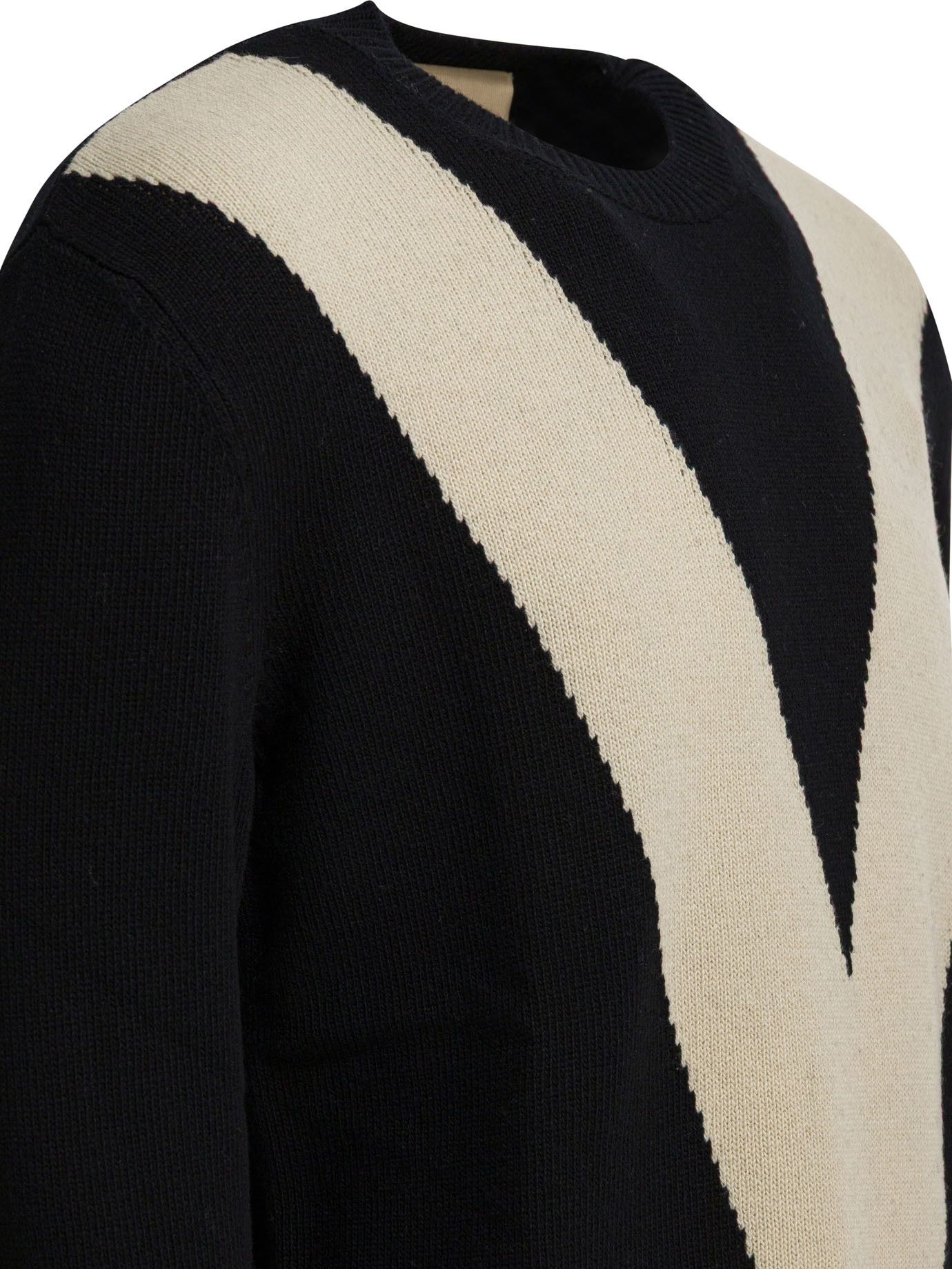 Valentino Valentino Wool Sweater With Inlaid V tag size M Men - USA Duties Paid Size US M / EU 48-50 / 2 - 4 Thumbnail