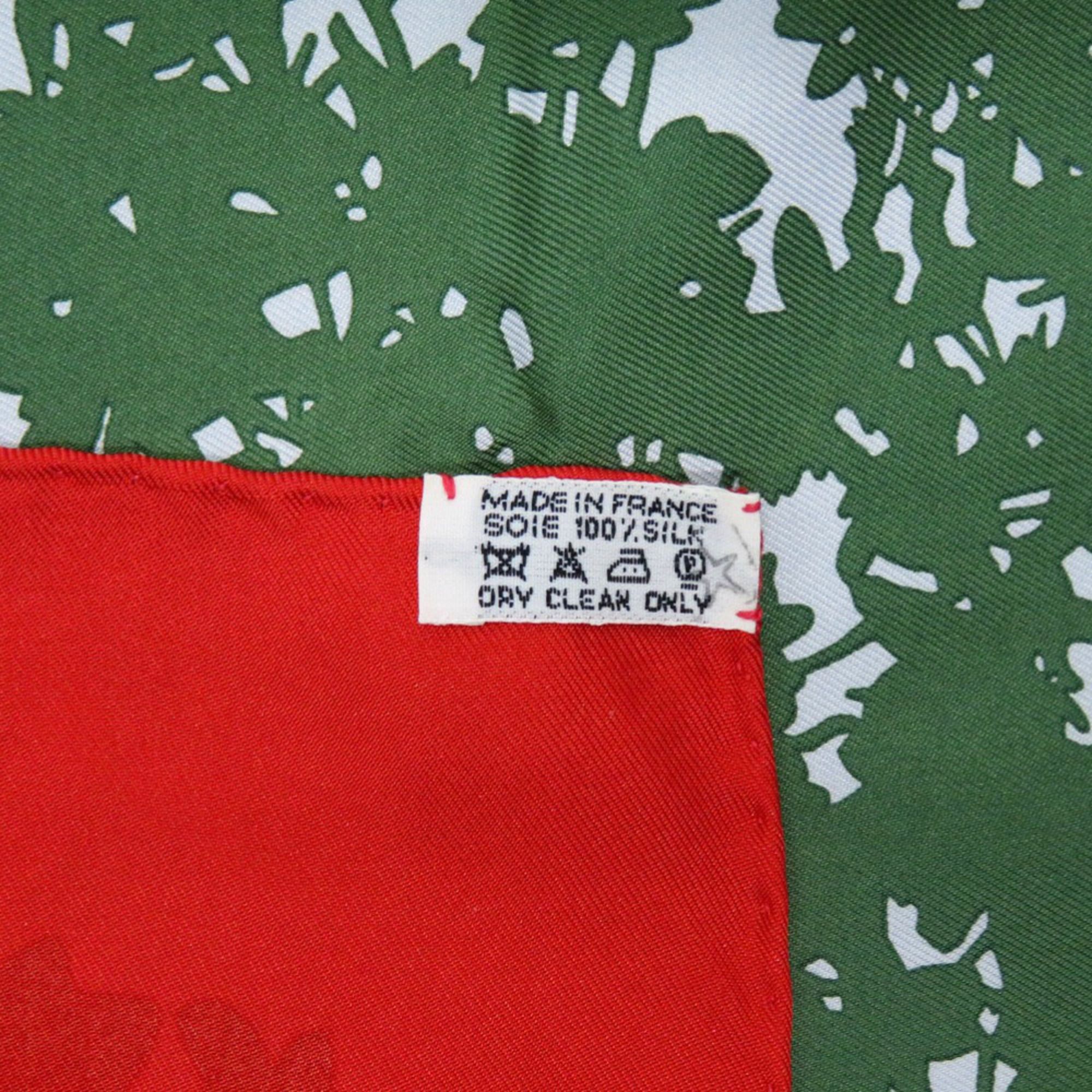 Hermes Excellent condition Hermès Carré 90 MARCHE FLOTTANT DU LAC INLE silk scarf/muffler in red, orange, and green from the floating market on Inle Lake. 1117HERMES Size ONE SIZE - 3 Thumbnail