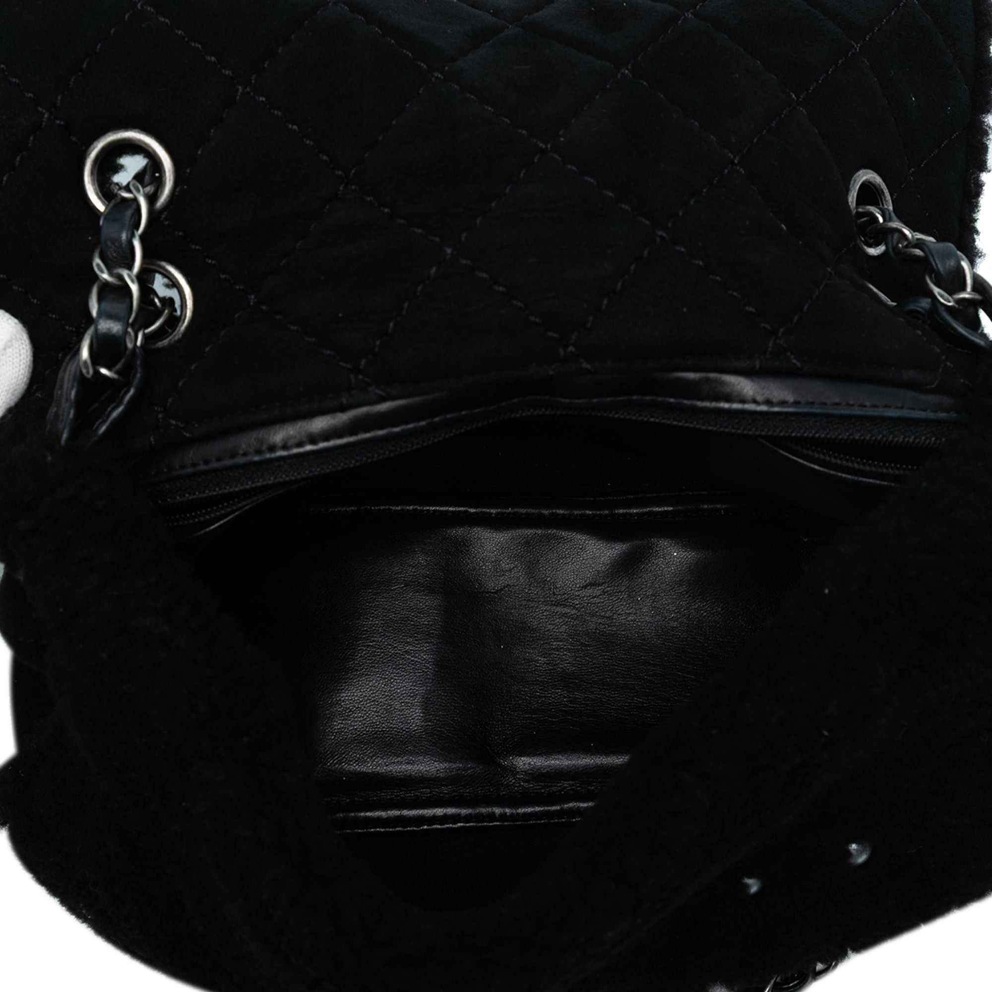 Chanel Medium Shearling Pearl Studded Flap Size ONE SIZE - 4 Thumbnail