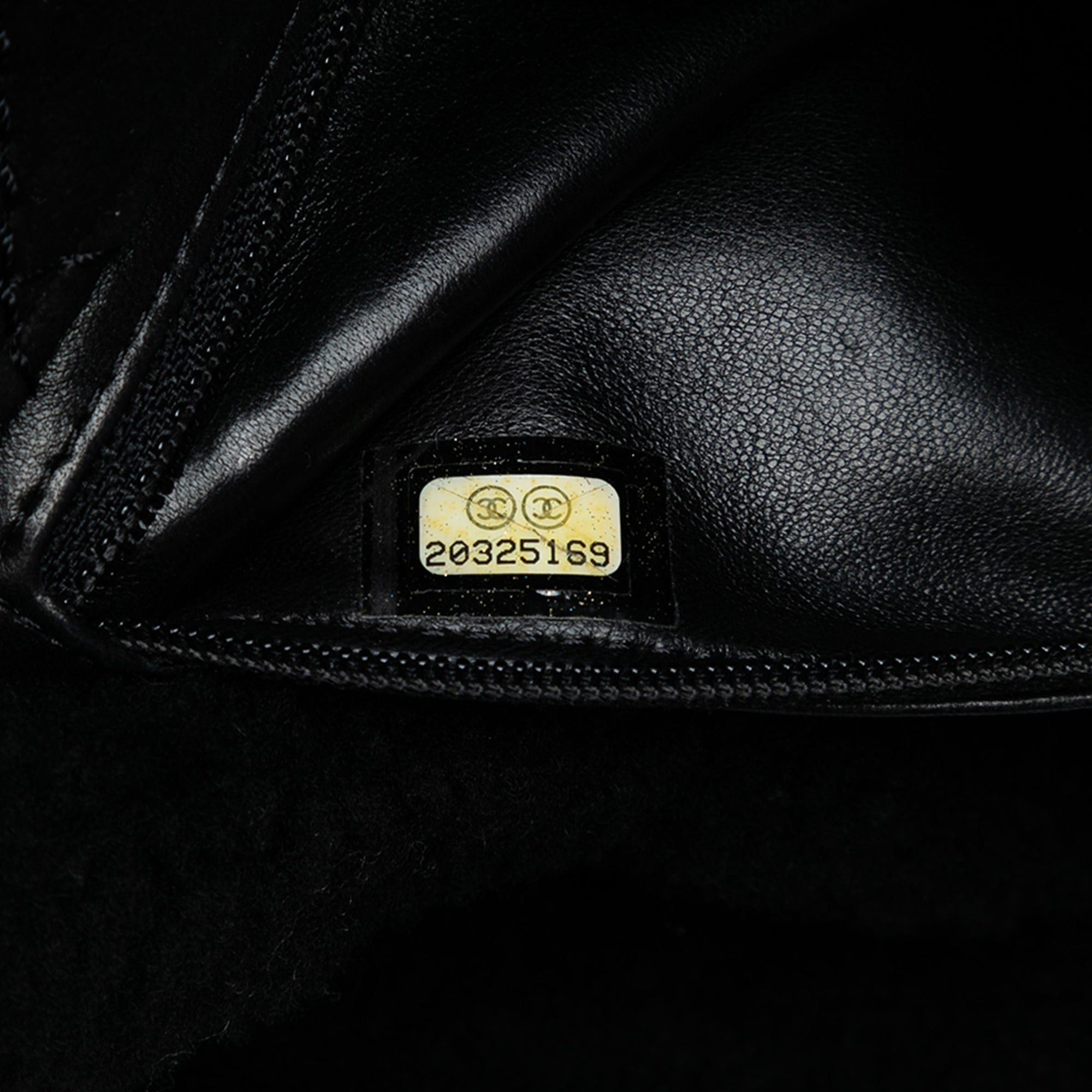 Chanel Medium Shearling Pearl Studded Flap Size ONE SIZE - 6 Thumbnail