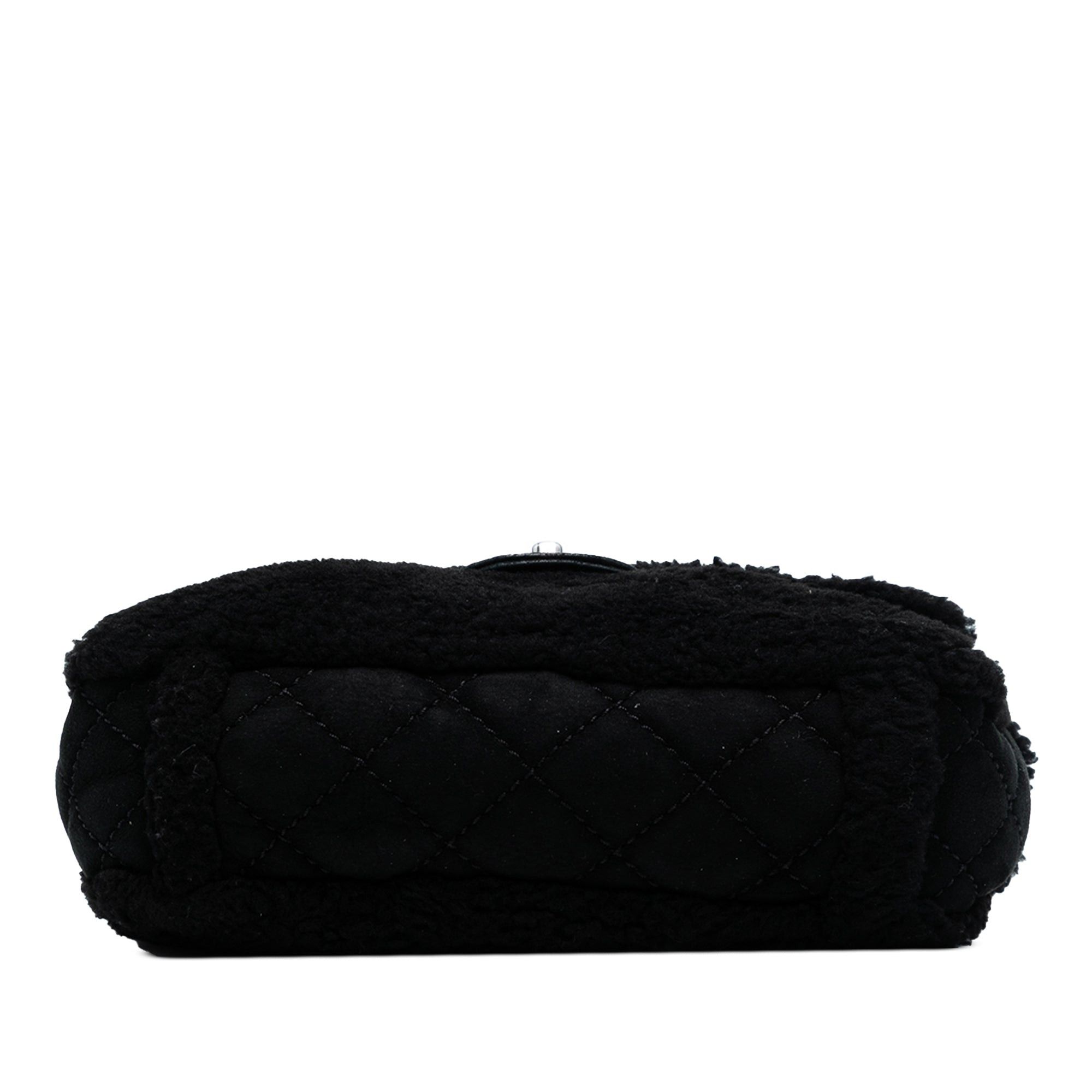 Chanel Medium Shearling Pearl Studded Flap Size ONE SIZE - 3 Thumbnail
