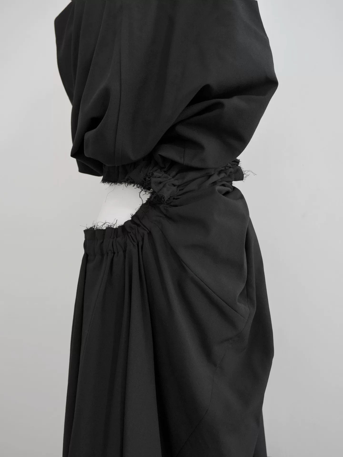 Rei Kawakubo Comme des Garçons Waist Cutout Dress Size S / US 4 / IT 40 - 4 Thumbnail