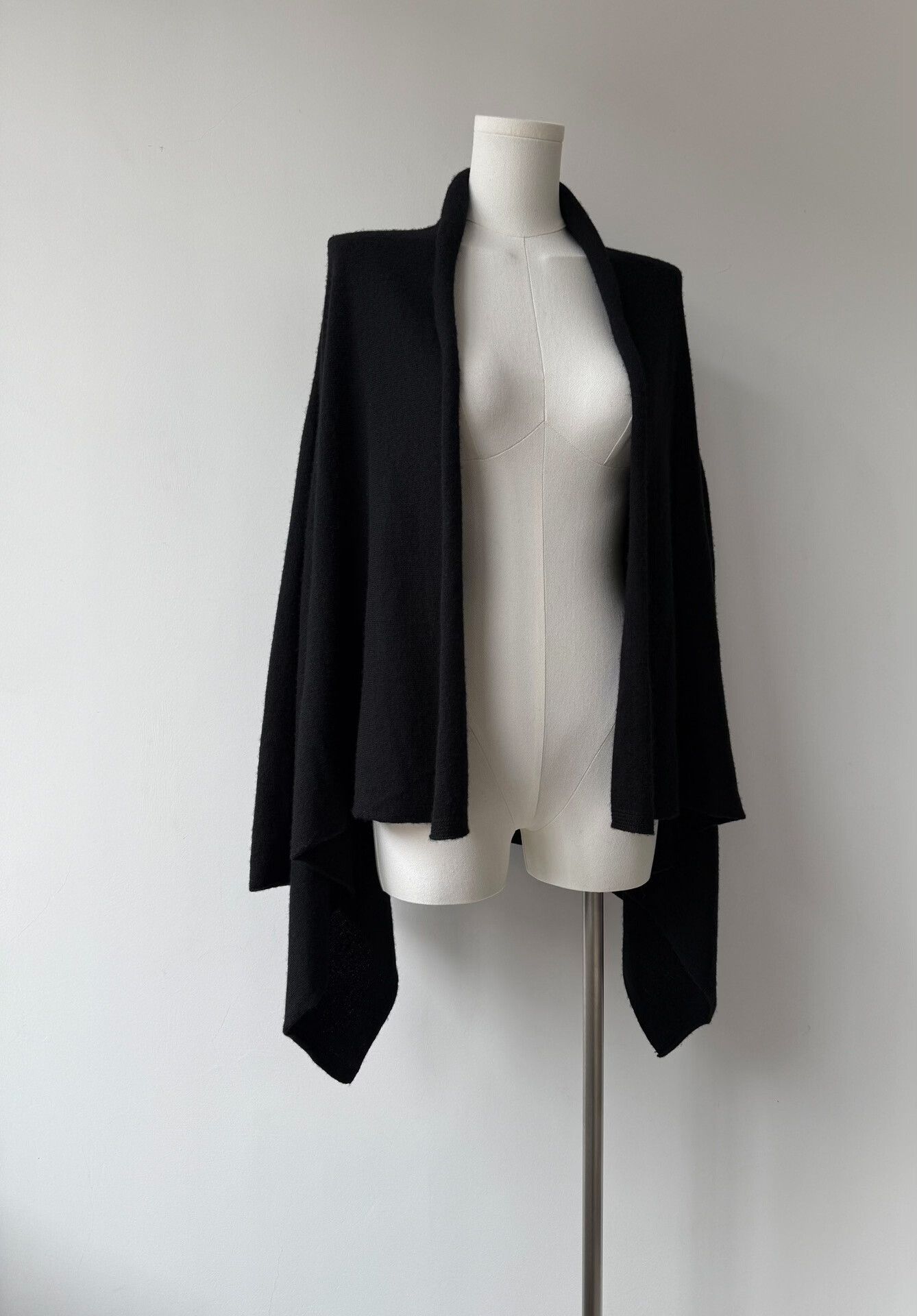 Yohji Yamamoto Yohji Yamamoto Noir 16AW Asymmetric Cape Cardigan Size US M / EU 48-50 / 2 - 2 Thumbnail