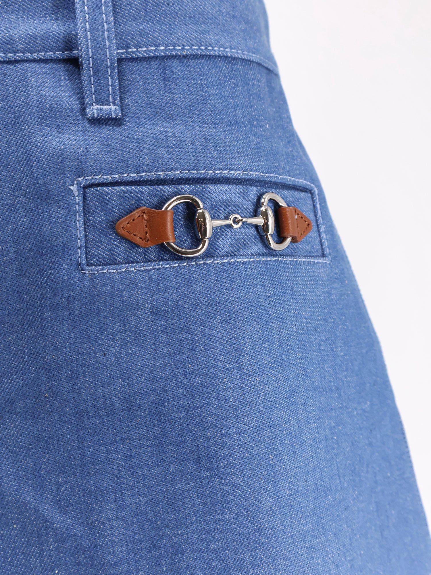 Gucci Gucci Cotton shorts with frontal iconic Horsebits Tag Size 27 Women - USA Tariffs Included Size 27" / US 4 / IT 40 - 3 Thumbnail