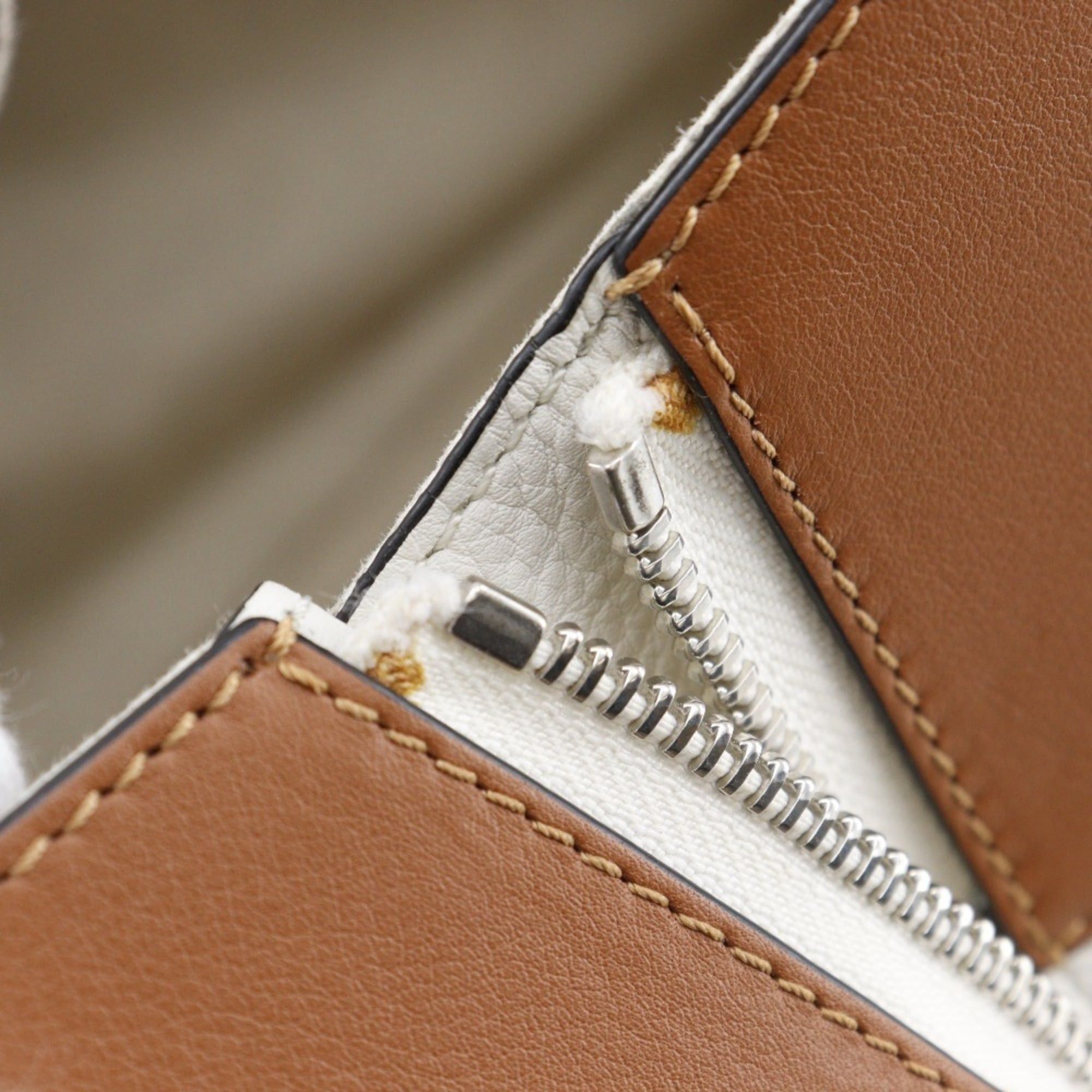 Loewe LOEWE Hammock Small Handbag, 2-Way Shoulder Bag, Brown/White Calfskin, A5 Size, Women's Size ONE SIZE - 13 Thumbnail