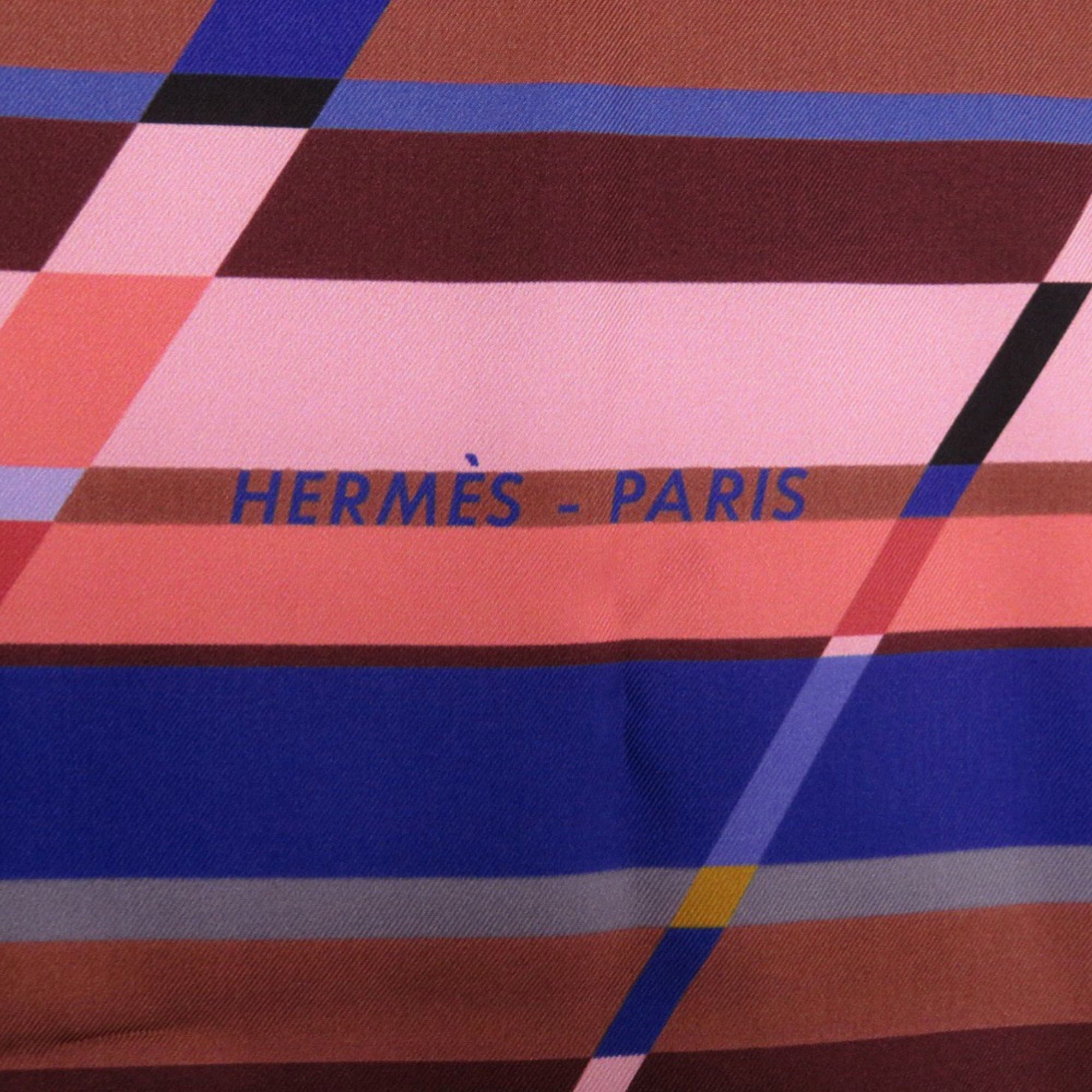 Hermes Like new Hermès Carré 90 Photo Finish silk scarf/muffler in brown, purple, and pink. 0739HERMES Size ONE SIZE - 3 Thumbnail