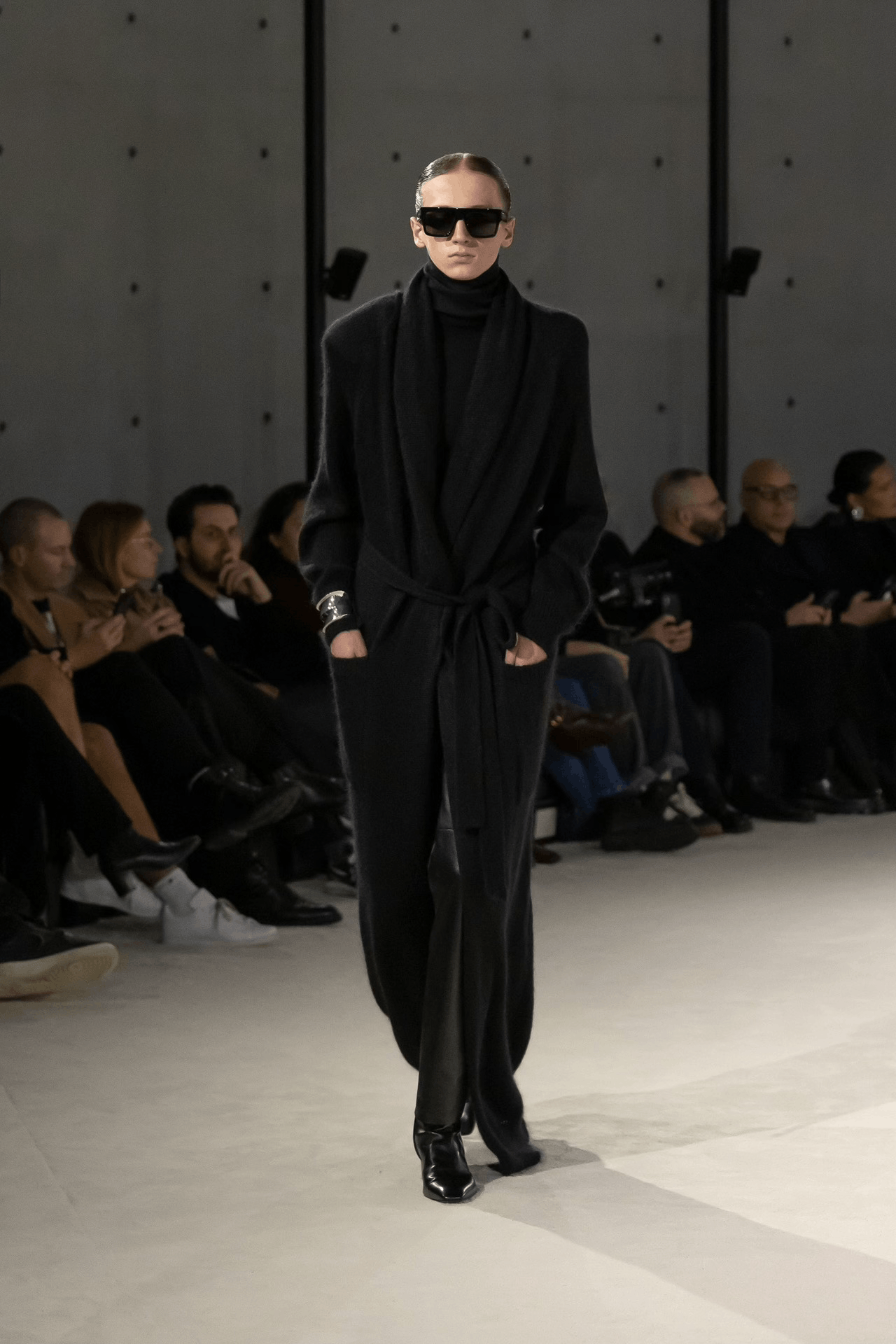 Saint Laurent Paris Saint Laurent High Neck Wool Sweater Size S / US 4 / IT 40 - 9 Thumbnail