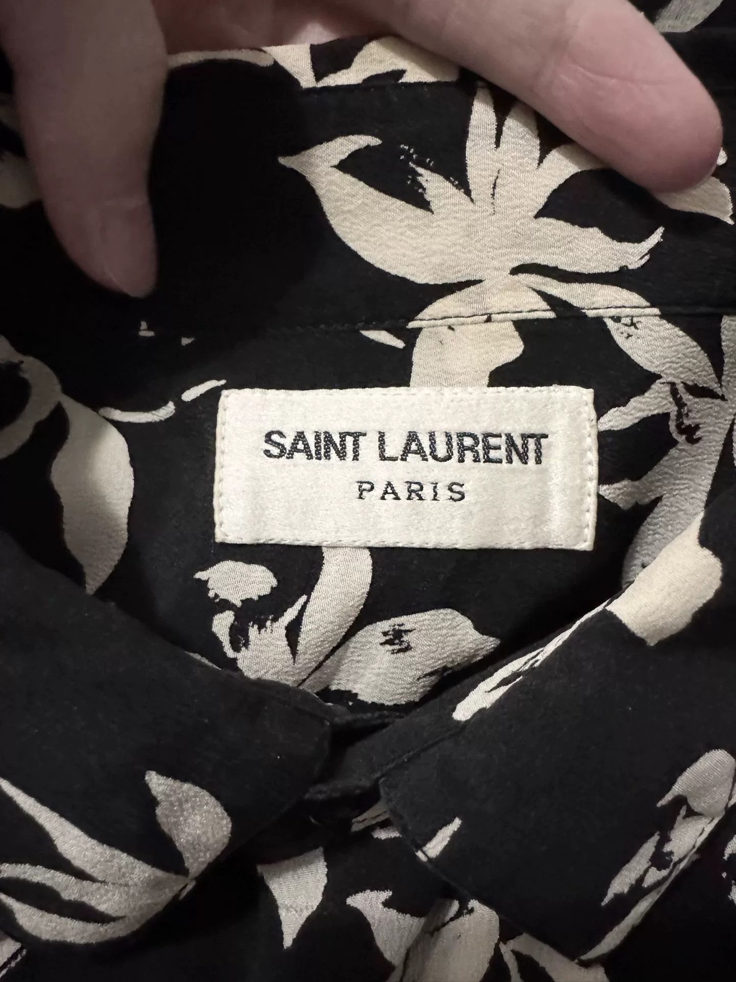 Saint Laurent Paris Saint Laurent Black and White Floral Shirt Size US M / EU 48-50 / 2 - 6 Thumbnail