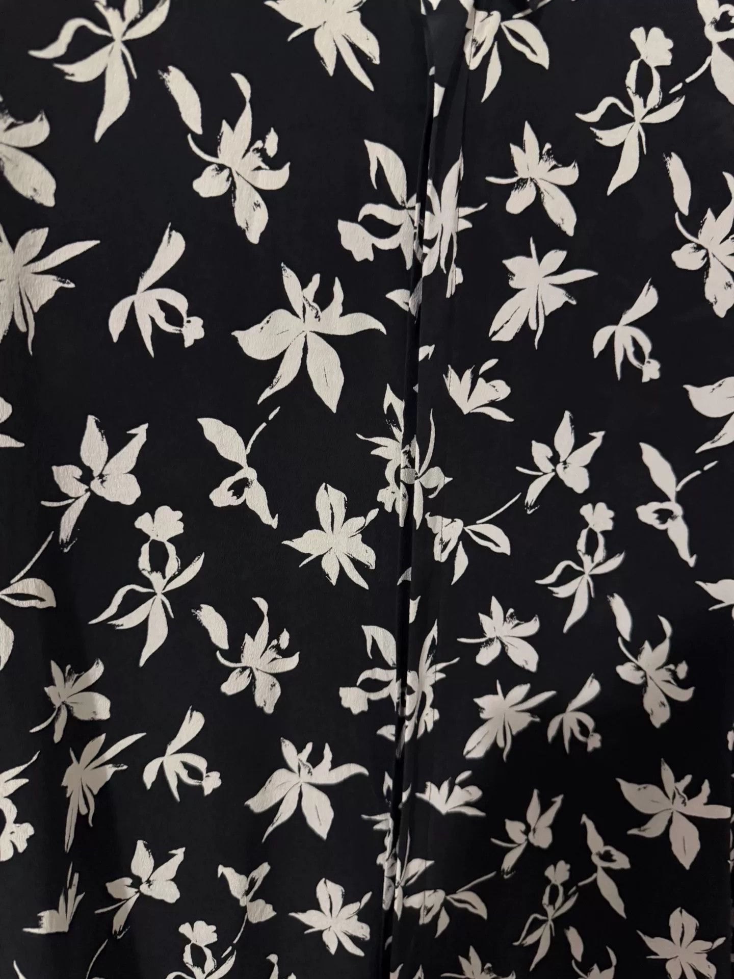 Saint Laurent Paris Saint Laurent Black and White Floral Shirt Size US M / EU 48-50 / 2 - 3 Thumbnail