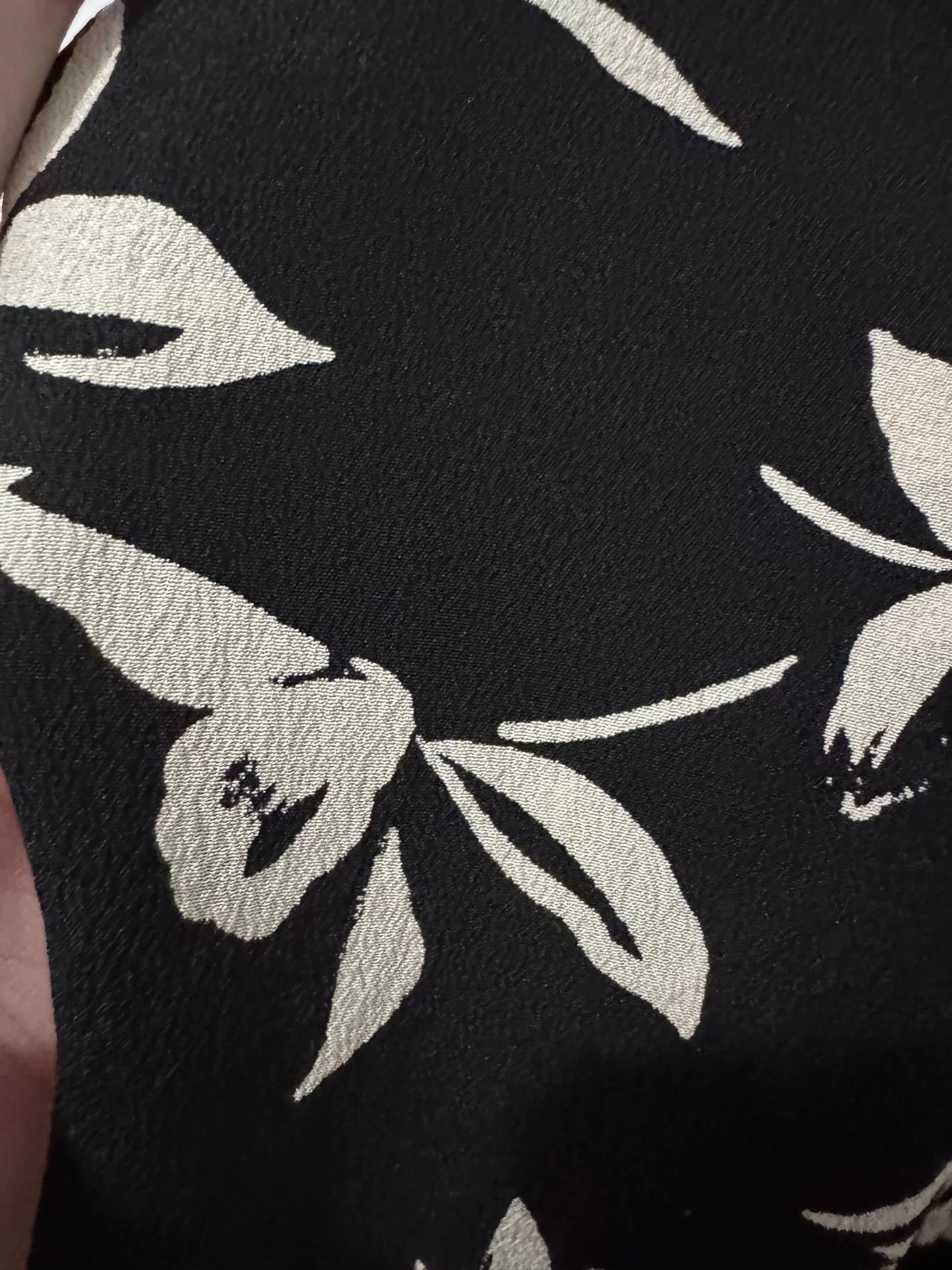 Saint Laurent Paris Saint Laurent Black and White Floral Shirt Size US M / EU 48-50 / 2 - 5 Thumbnail