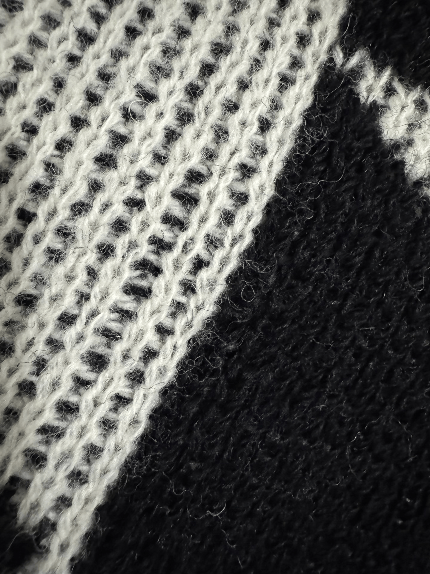 Saint Laurent Paris Saint Laurent Black and White Wool Sweater Size US M / EU 48-50 / 2 - 5 Thumbnail