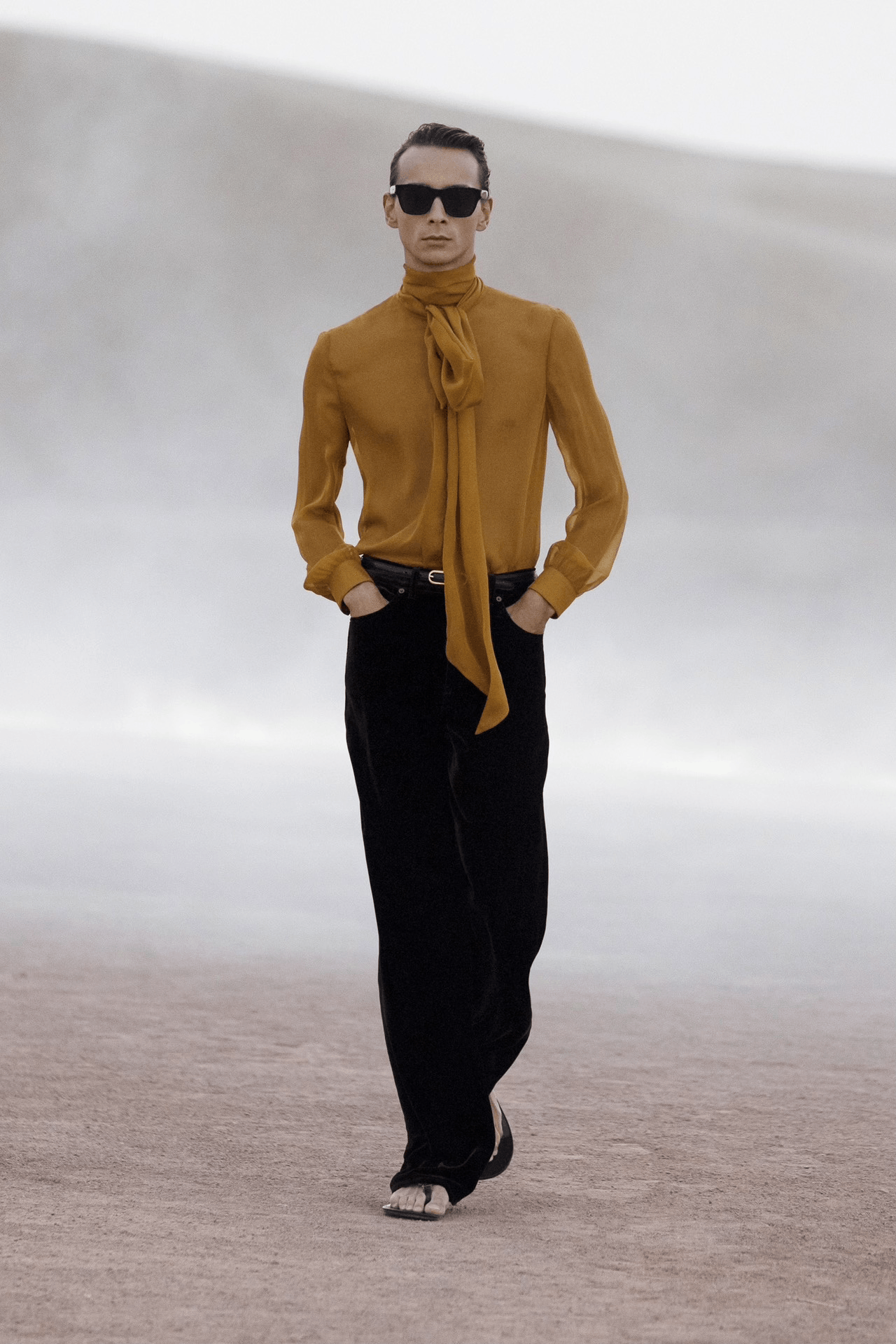 Saint Laurent Paris Saint Laurent Silk Bow Tie Shirt Size M / US 6-8 / IT 42-44 - 9 Thumbnail