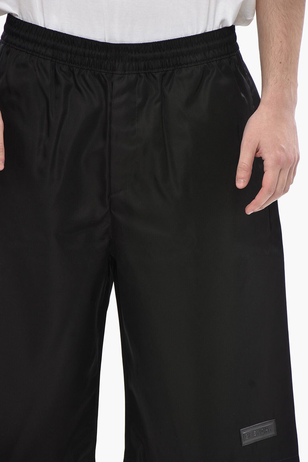 Givenchy Nylon Shorts with Elastic Waist and Drawstring Size US 30 / EU 46 - 3 Thumbnail