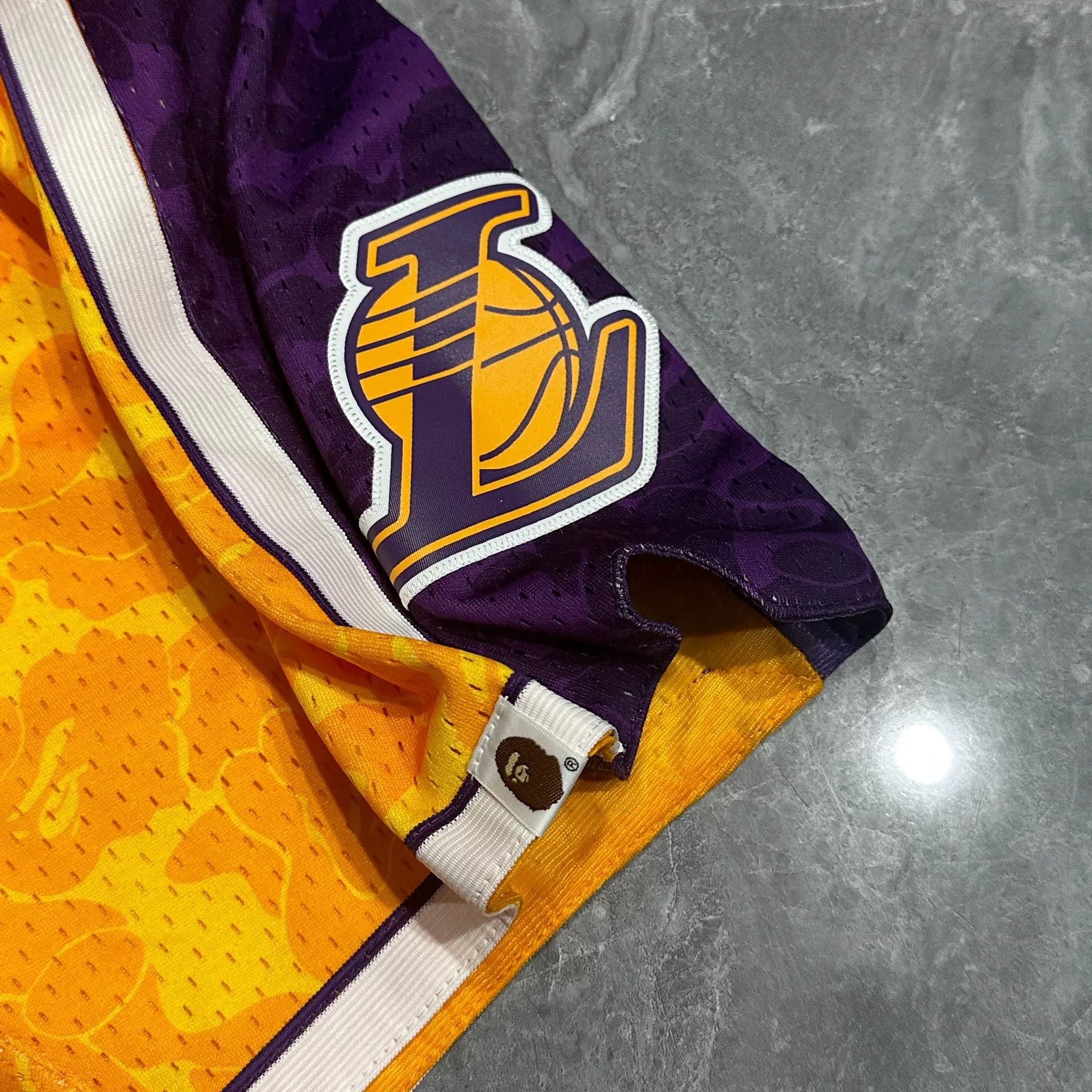Bape Bape Mitchell Ness Lakers Graffiti Shorts Size US 26 / EU 42 - 3 Thumbnail