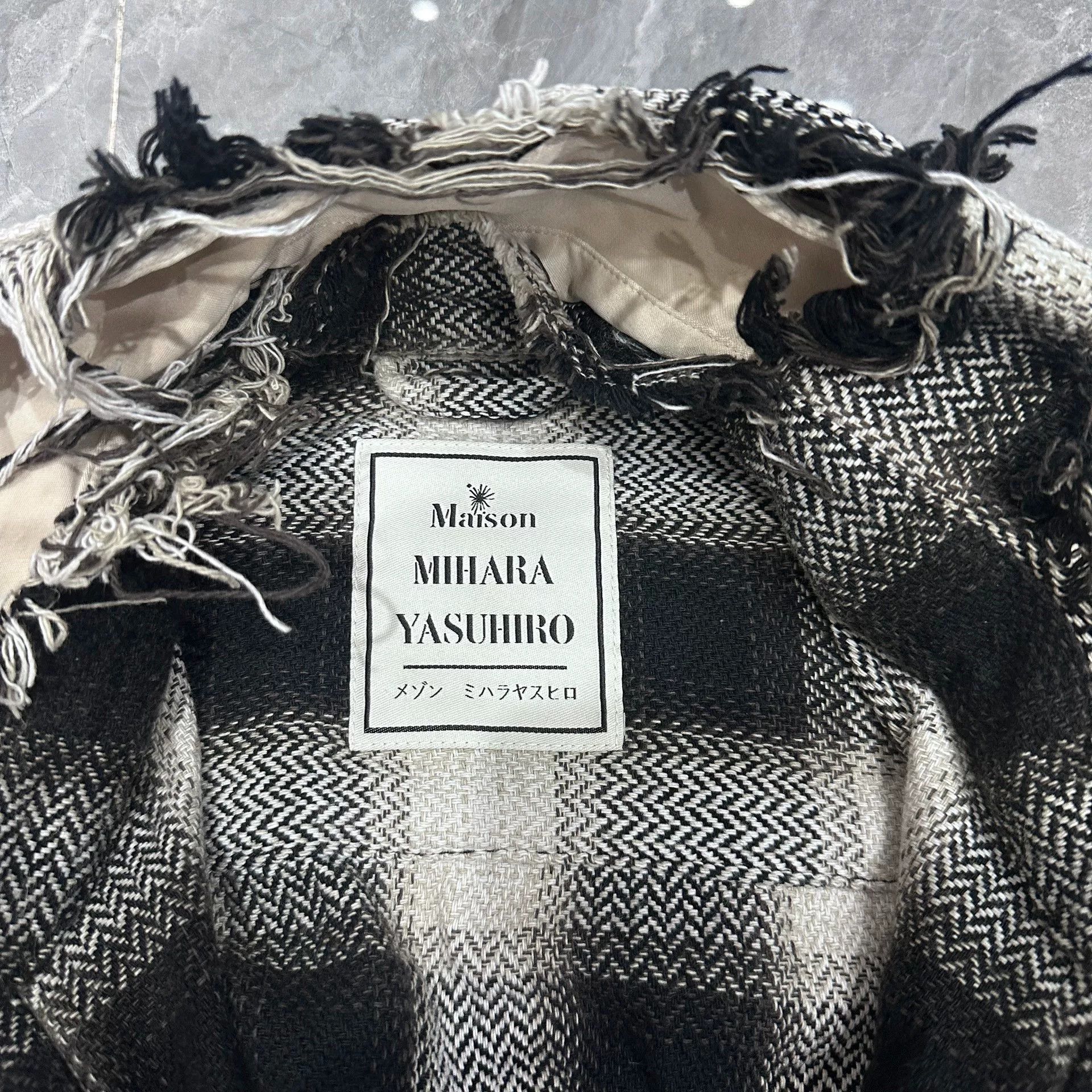 Maison MIHARA YASUHIRO Maison Mihara Yasuhiro Black and White Shirt Size US S / EU 44-46 / 1 - 9 Thumbnail