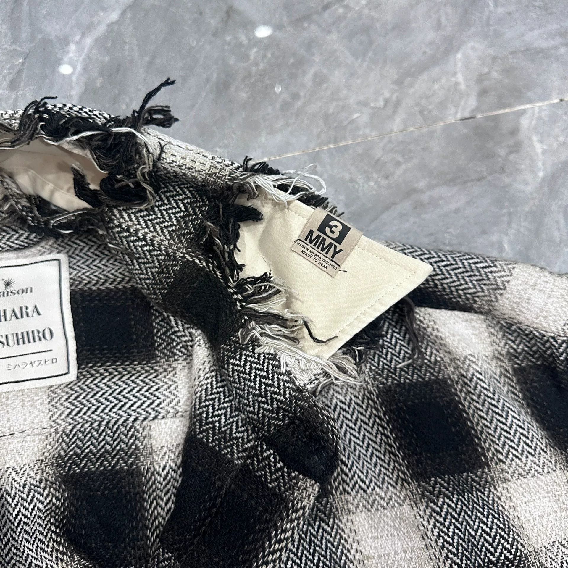 Maison MIHARA YASUHIRO Maison Mihara Yasuhiro Black and White Shirt Size US S / EU 44-46 / 1 - 6 Thumbnail