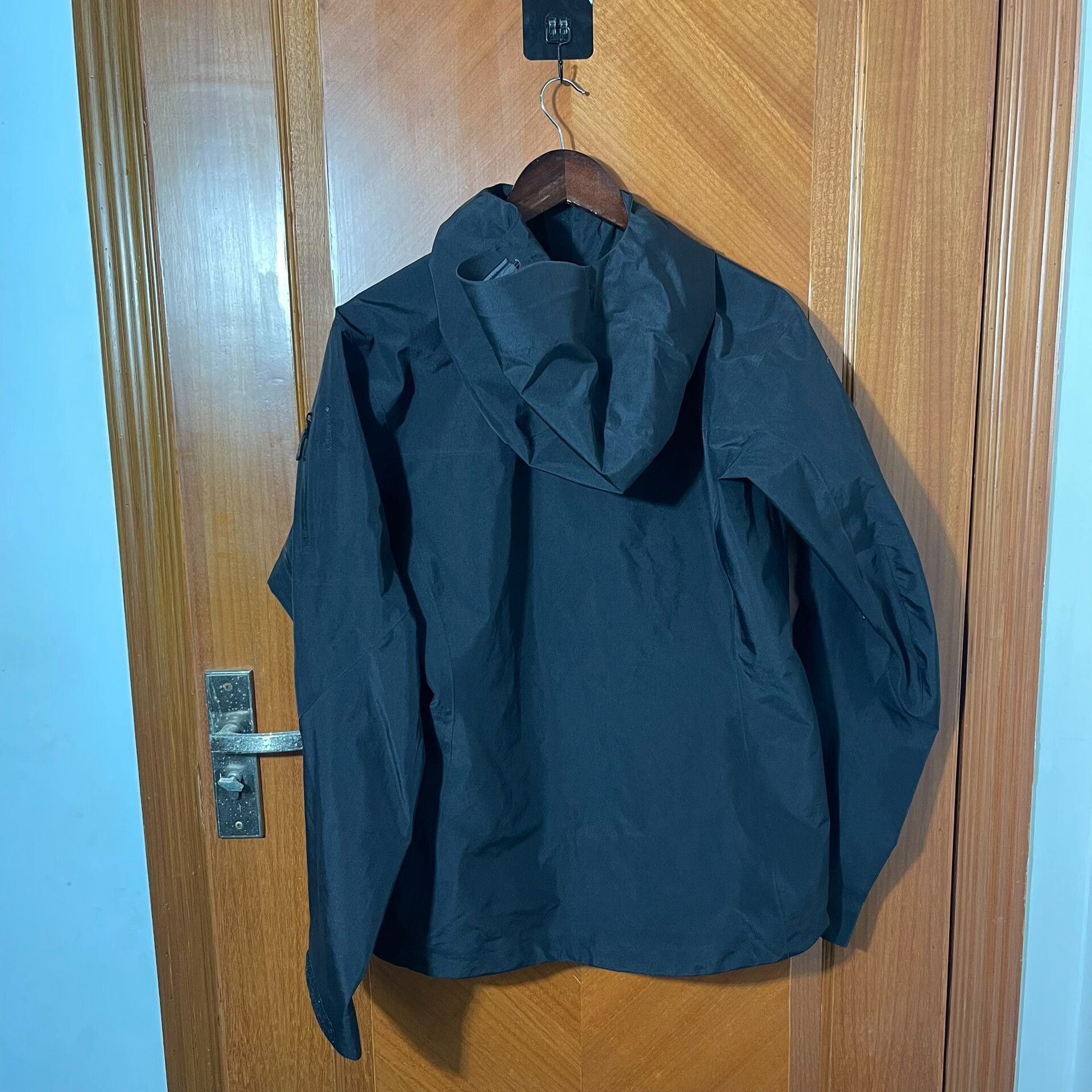 Arc'teryx Arcteryx Alpha SV Women's Jacket Black Size M / US 6-8 / IT 42-44 - 8 Thumbnail