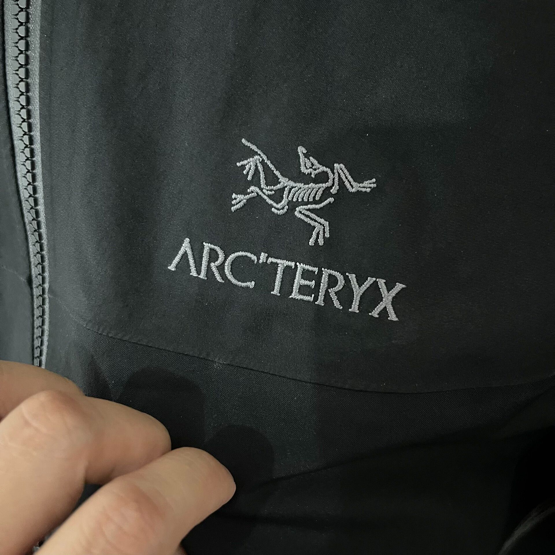 Arc'teryx Arcteryx Alpha SV Women's Jacket Black Size M / US 6-8 / IT 42-44 - 2 Thumbnail