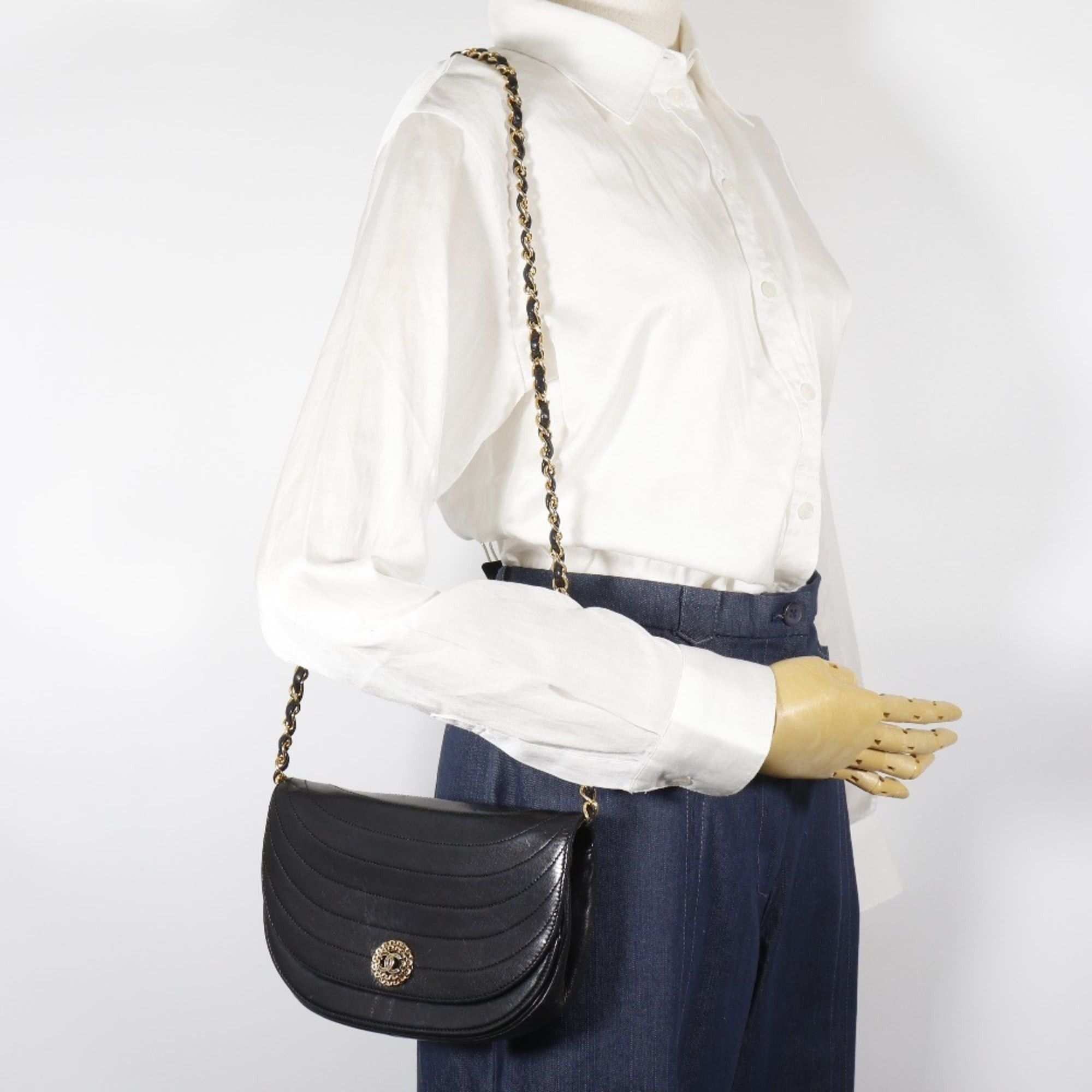 Chanel CHANEL Half Moon Chain Shoulder Bag, Vintage Lambskin, Black, Snap Button, Women's Size ONE SIZE - 18 Thumbnail