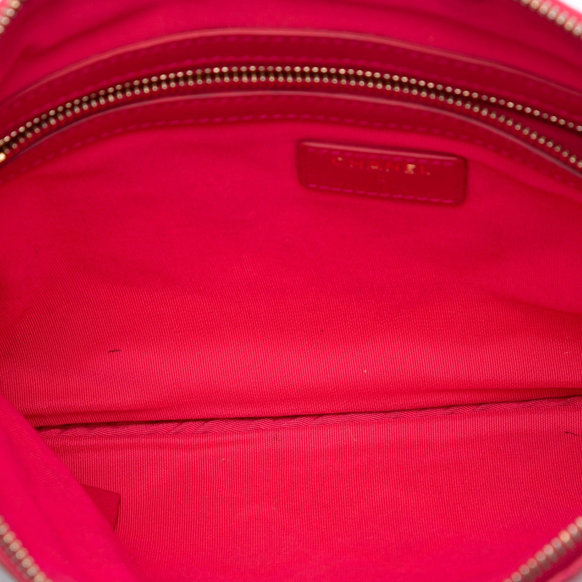 Chanel Medium Quilted Lambskin O Case Clutch Size ONE SIZE - 4 Thumbnail