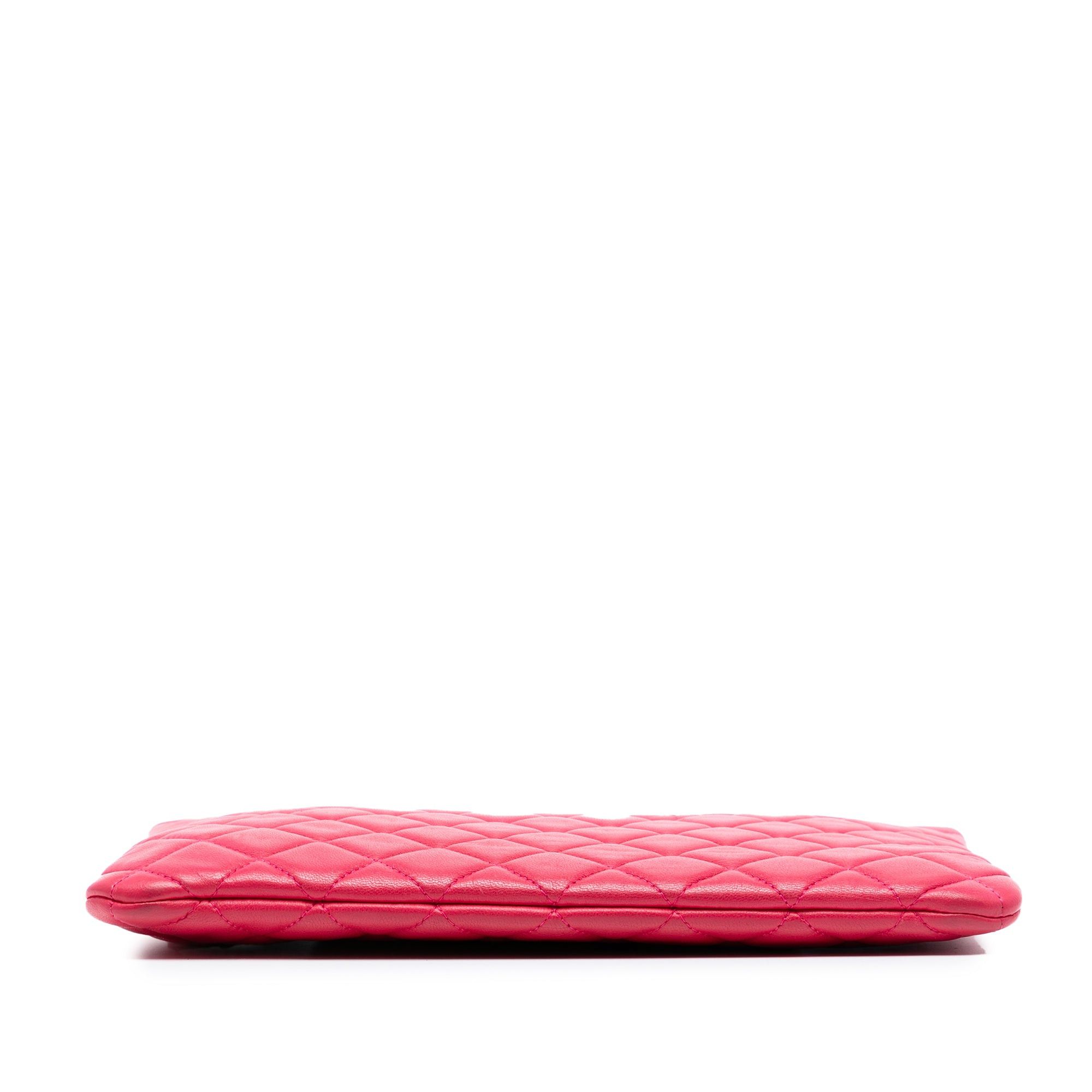 Chanel Medium Quilted Lambskin O Case Clutch Size ONE SIZE - 3 Thumbnail