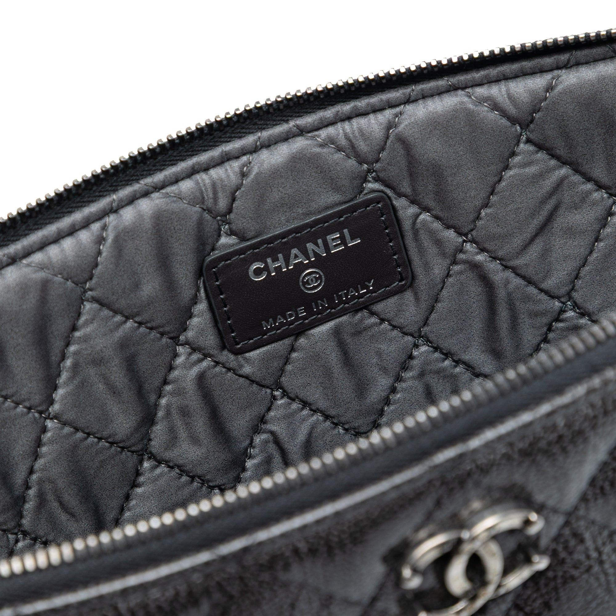 Chanel Large Quilted Iridescent Patent O Case Clutch Size ONE SIZE - 5 Thumbnail