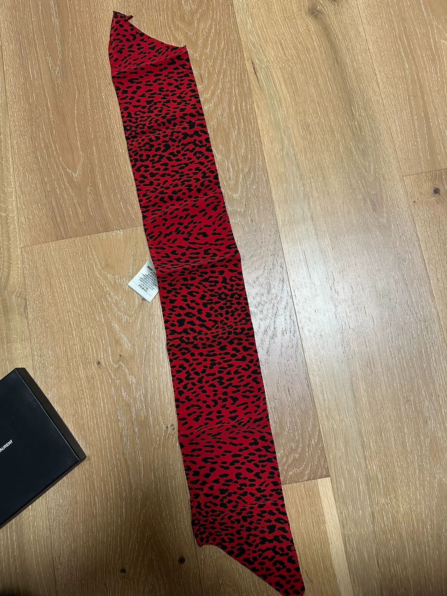 Saint Laurent Paris Saint Laurent Red Black Leopard Scarf Size ONE SIZE - 2 Thumbnail