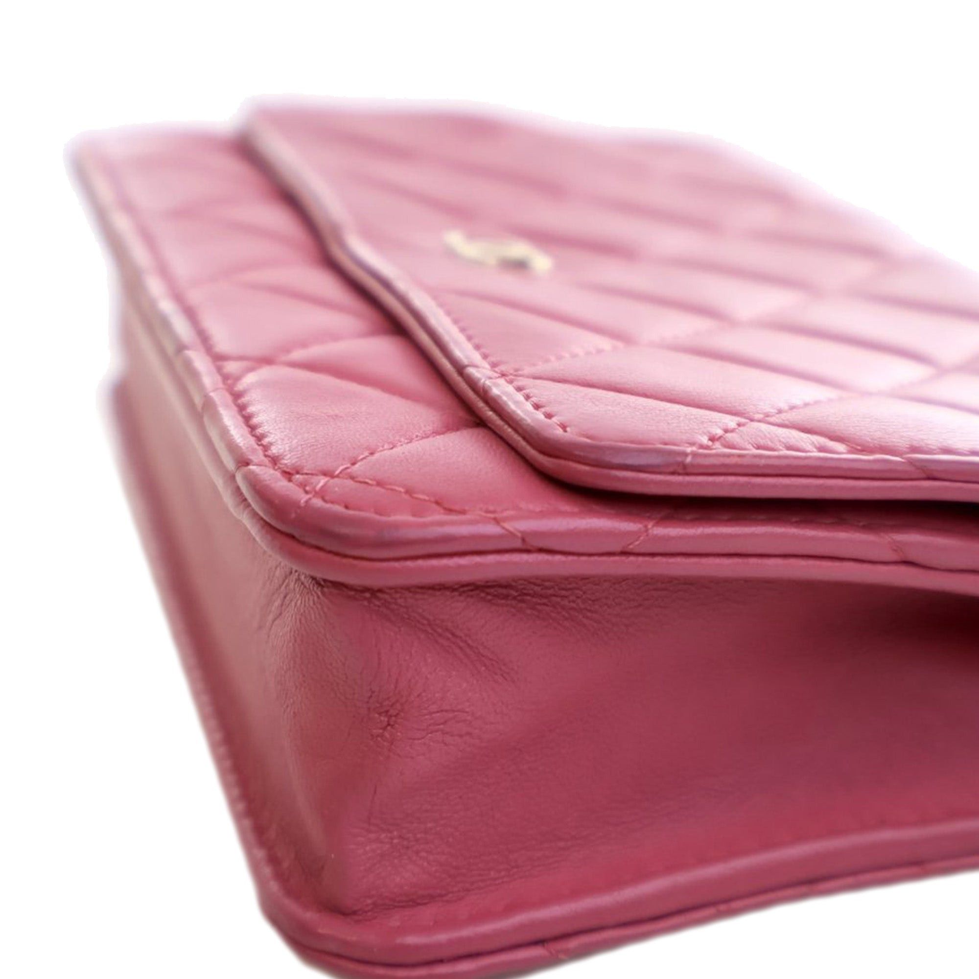 Classic Lambskin Wallet on Chain