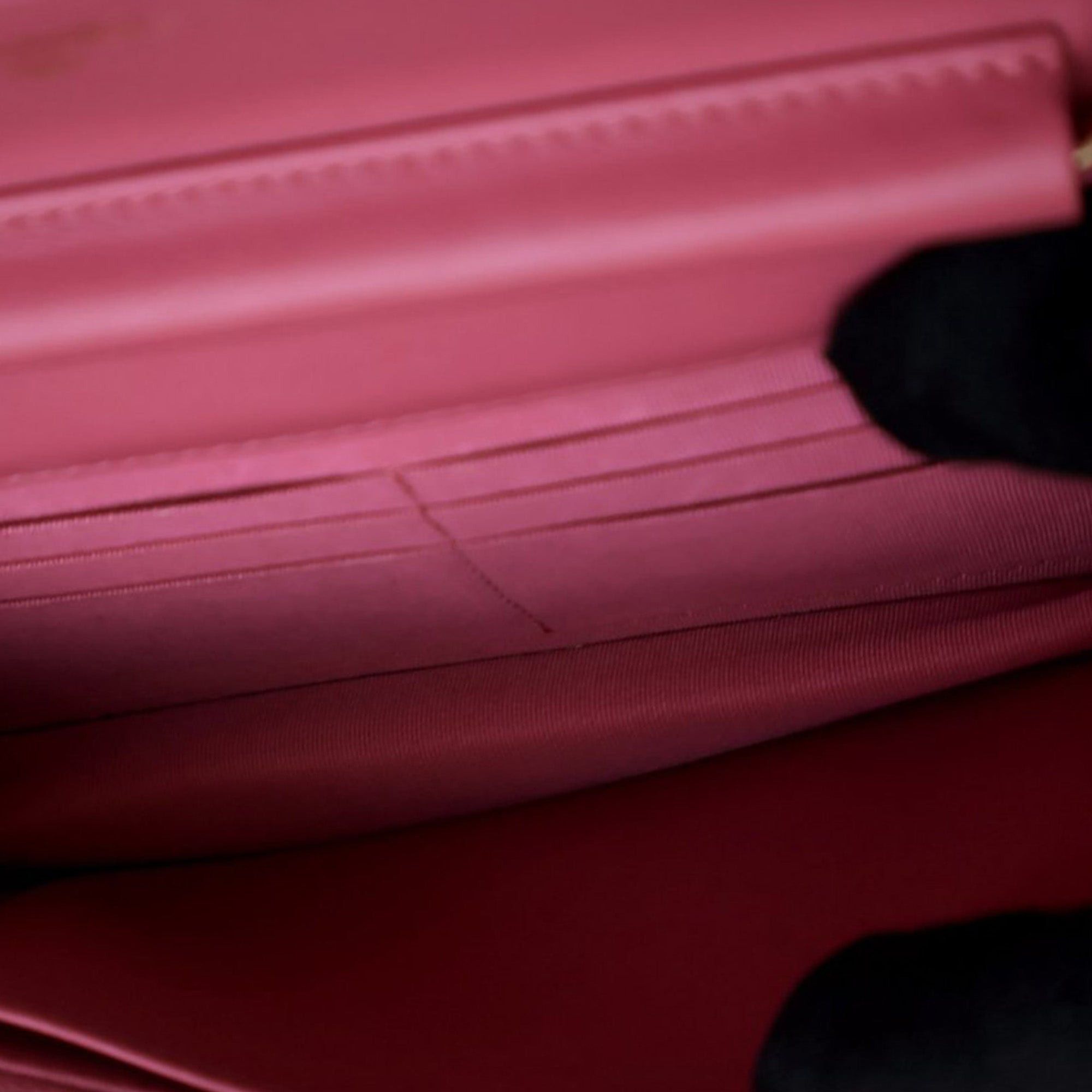 Classic Lambskin Wallet on Chain