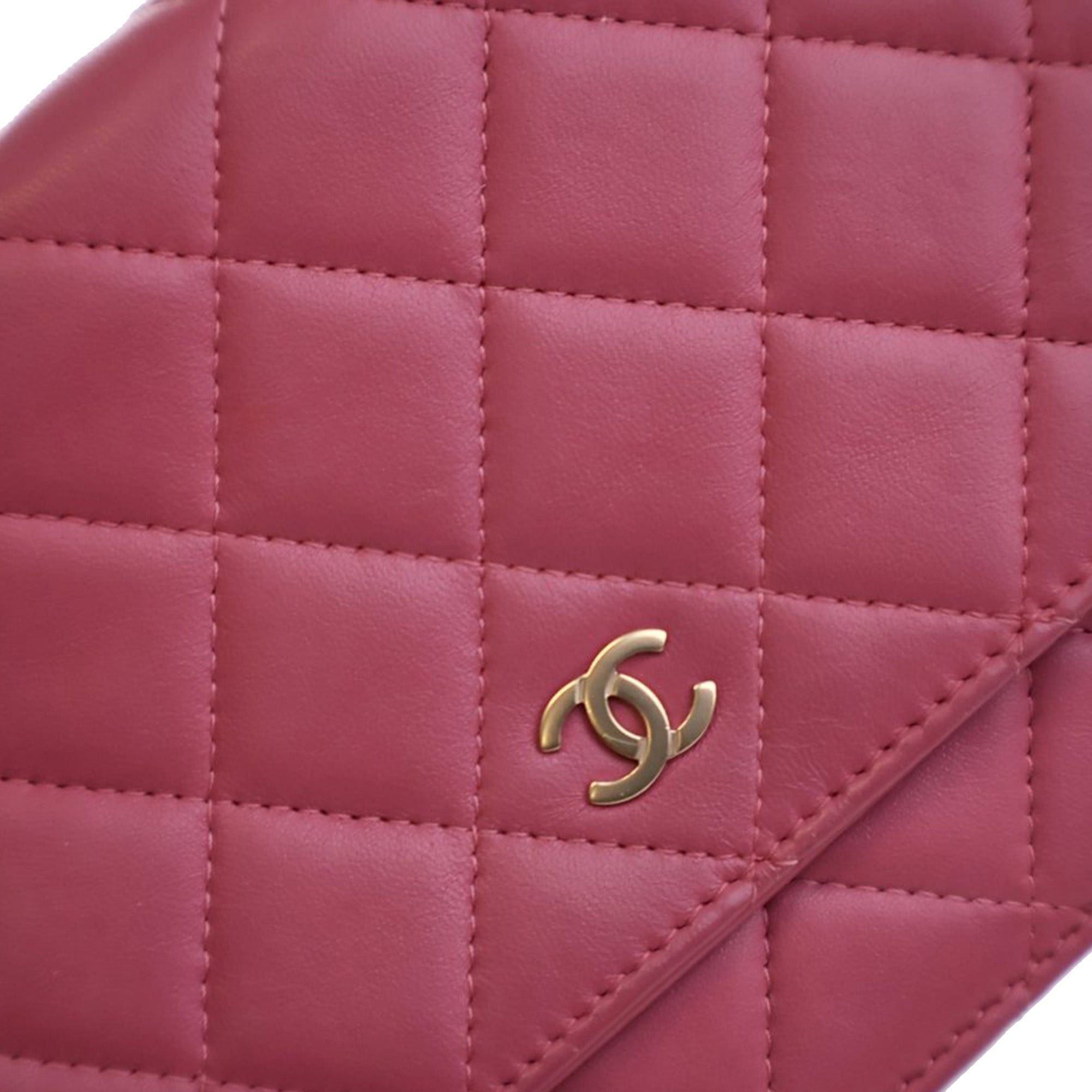 Classic Lambskin Wallet on Chain