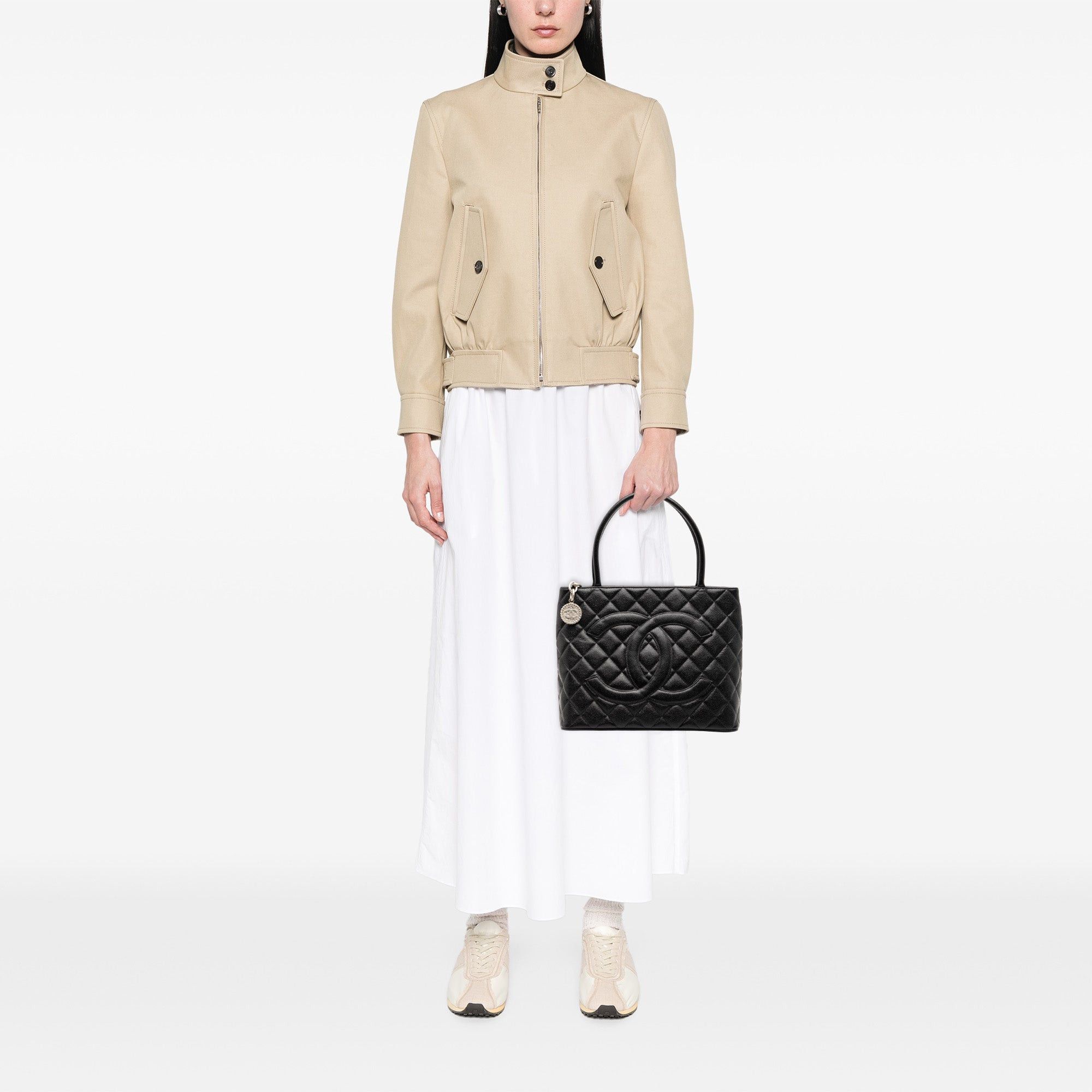 Chanel Caviar Medallion Tote Size ONE SIZE - 7 Thumbnail