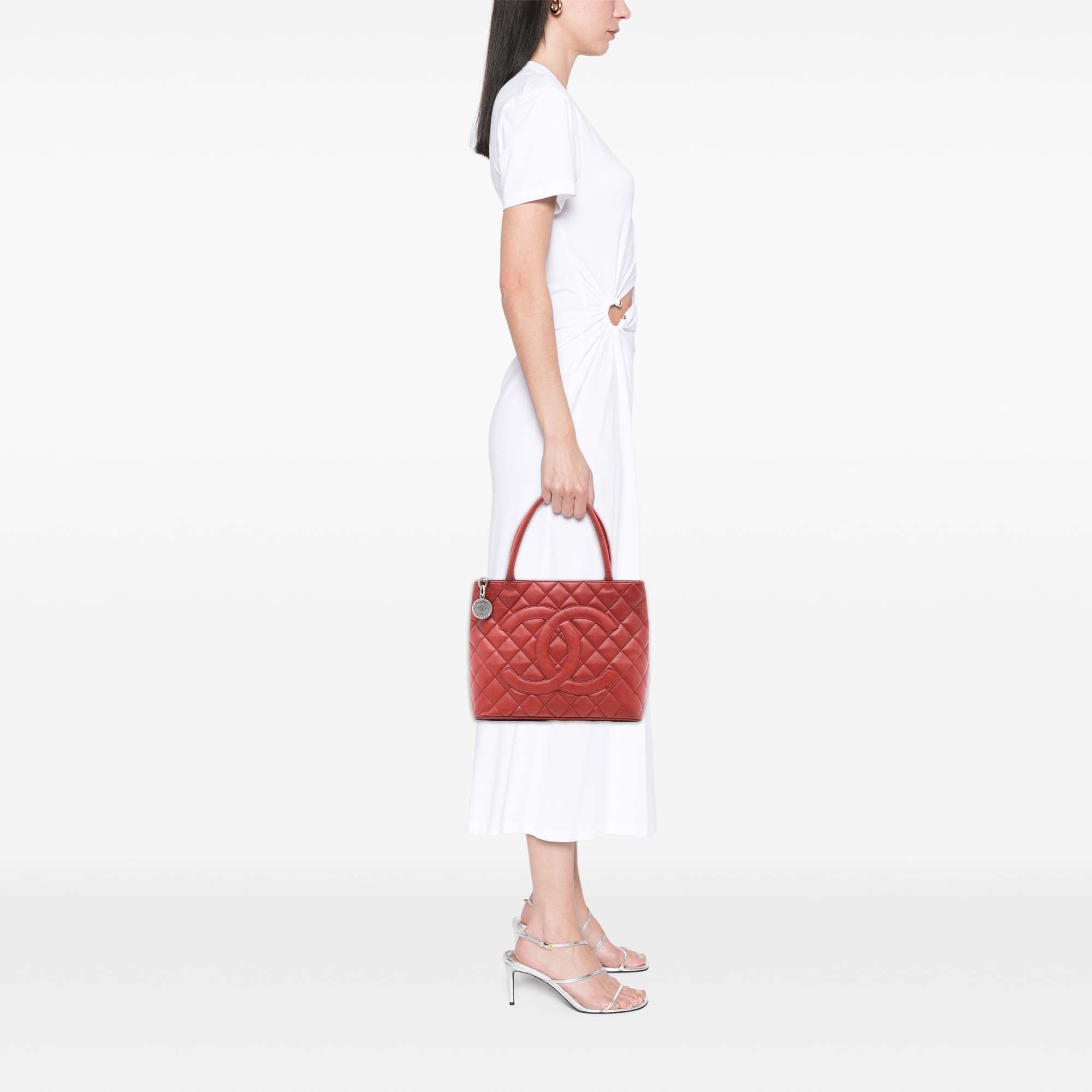 Chanel Caviar Medallion Tote Size ONE SIZE - 7 Thumbnail