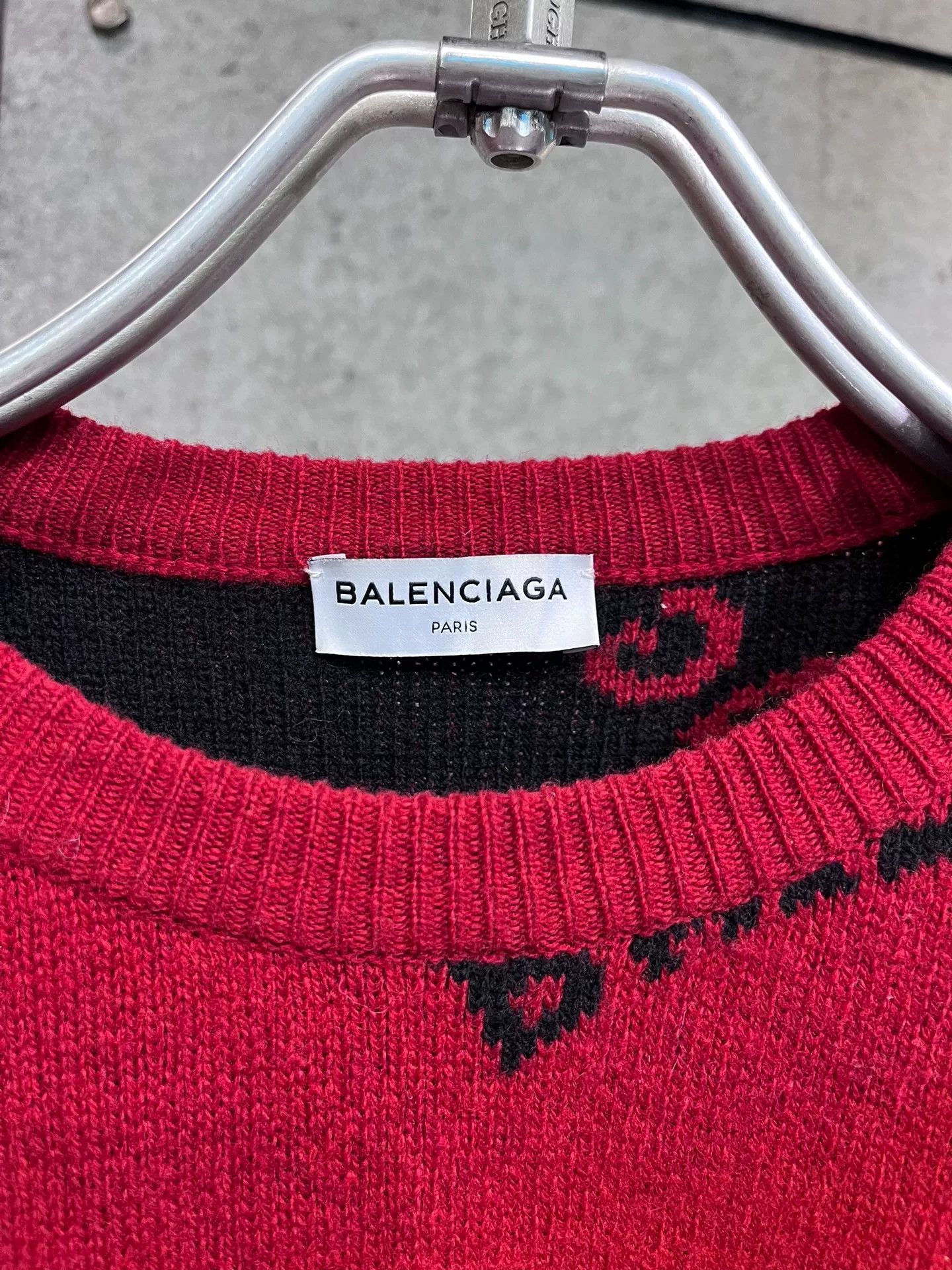 Balenciaga Balenciaga Red Letter Sweater Size 34 Size XXS / US 00 / IT 34 - 2 Thumbnail
