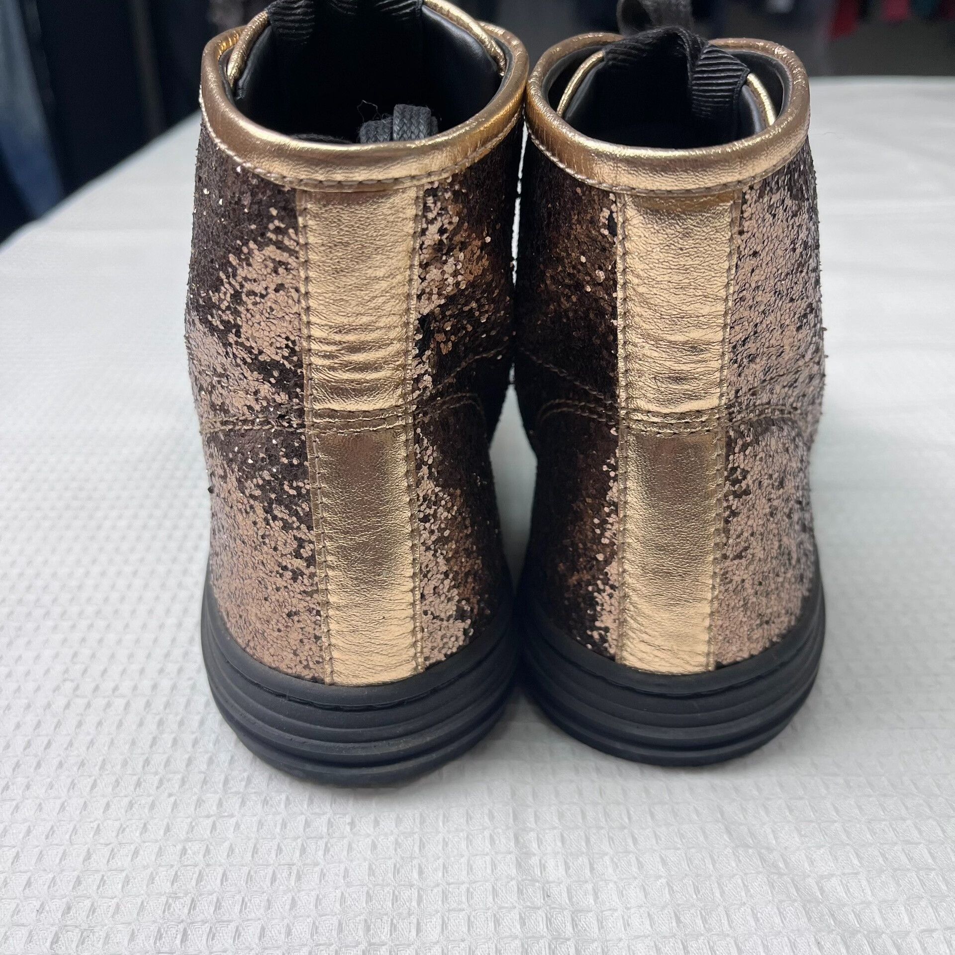 Gucci Gucci Rose Gold High-Top Sneakers 37.5 Size US 6.5 / IT 36.5 - 4 Thumbnail