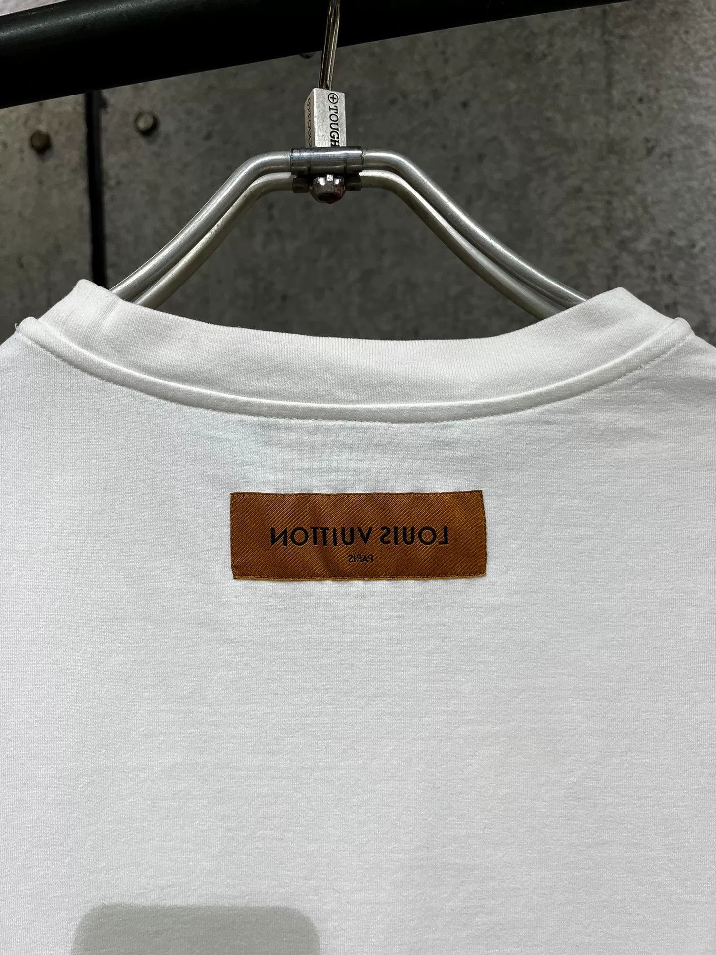 Louis Vuitton Louis Vuitton White Letter Short-Sleeve Tee L Size US L / EU 52-54 / 3 - 7 Thumbnail
