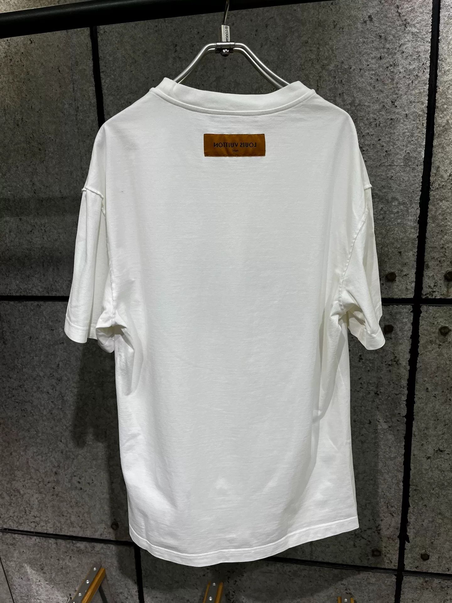 Louis Vuitton Louis Vuitton White Letter Short-Sleeve Tee L Size US L / EU 52-54 / 3 - 6 Thumbnail
