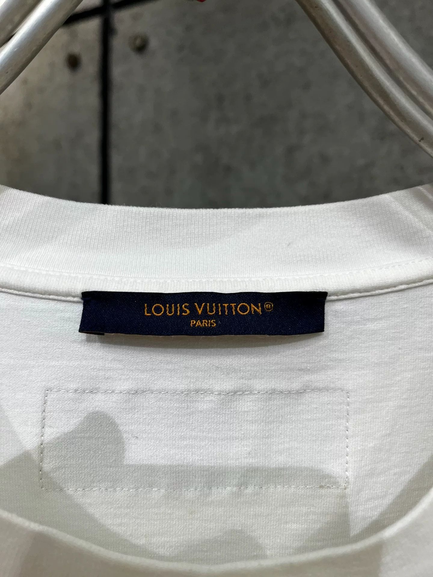 Louis Vuitton Louis Vuitton White Letter Short-Sleeve Tee L Size US L / EU 52-54 / 3 - 4 Thumbnail