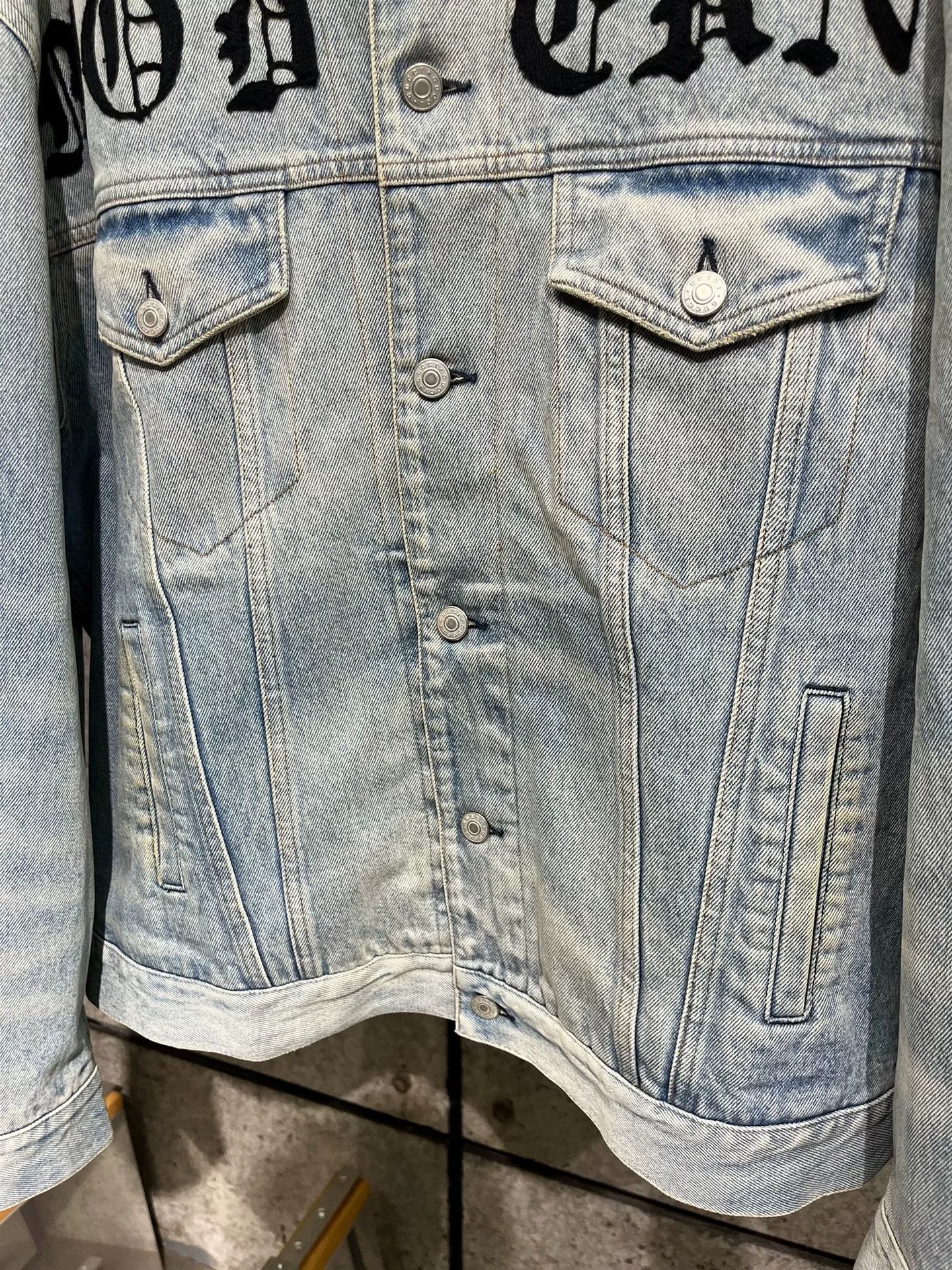 Gucci Gucci Distressed Denim Jacket Size 48 Size US M / EU 48-50 / 2 - 3 Thumbnail