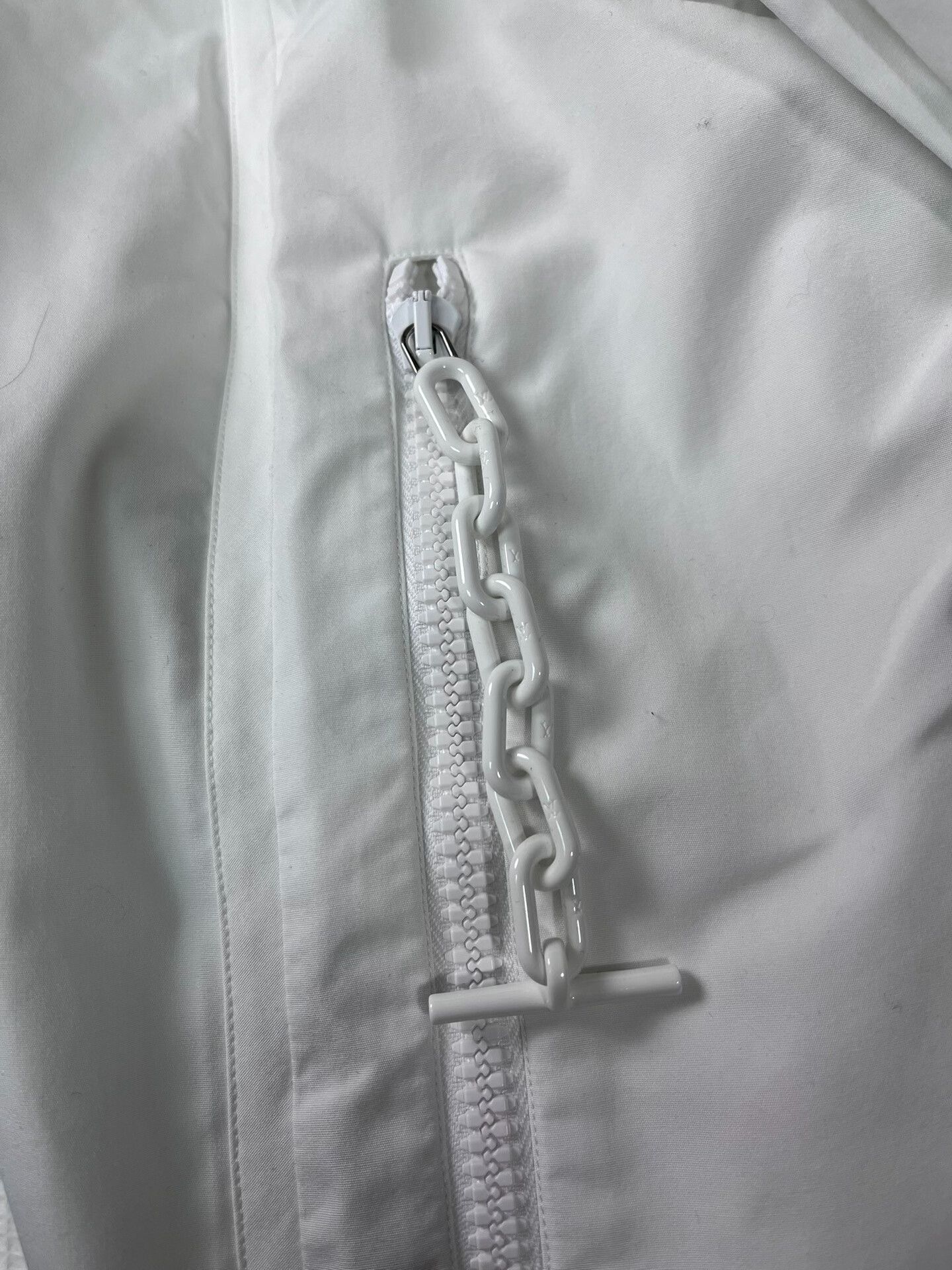 Louis Vuitton Louis Vuitton White Tactical Chain Shirt M Size US M / EU 48-50 / 2 - 3 Thumbnail