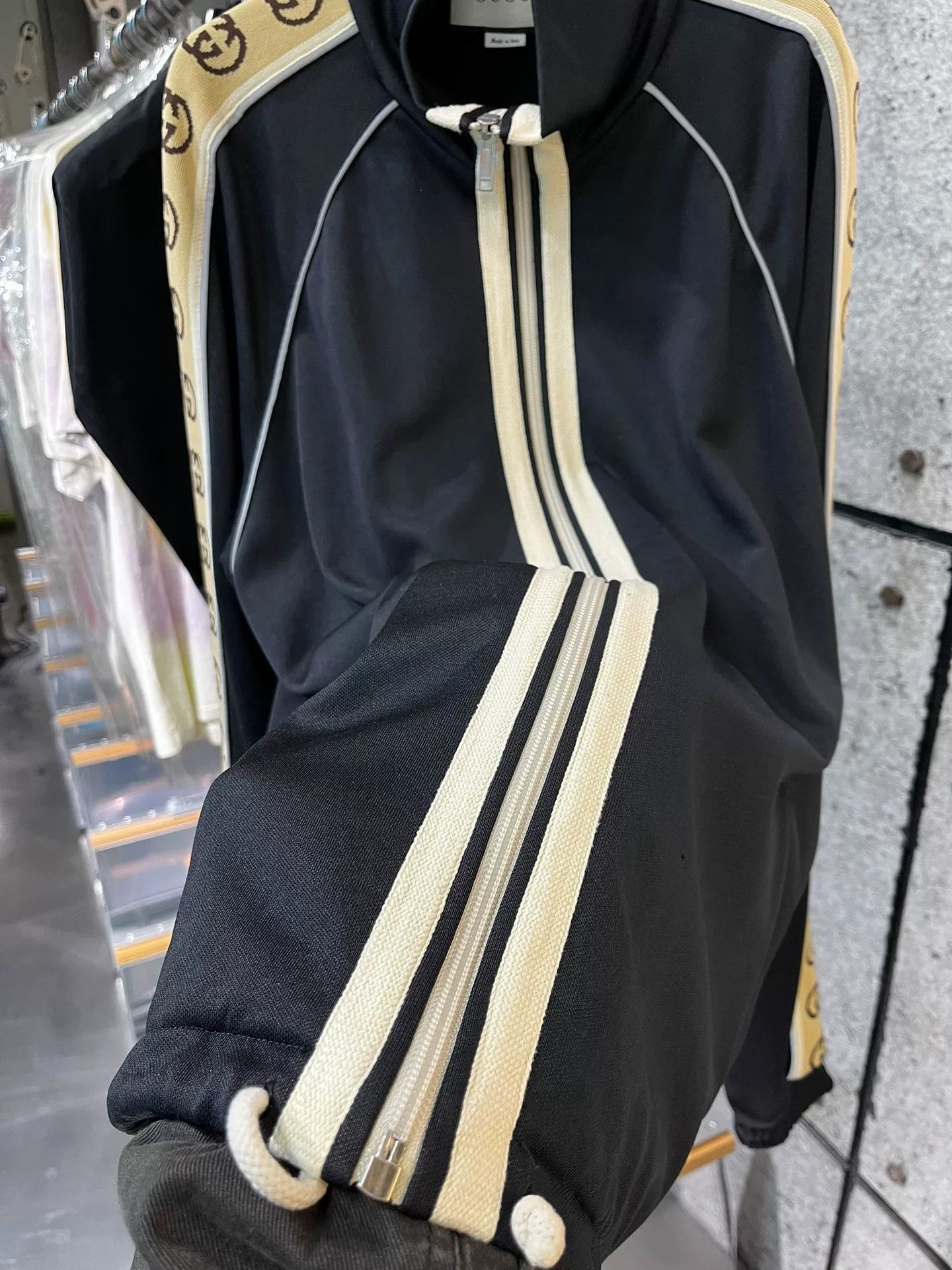 Gucci Gucci Black Coat Size M Size US M / EU 48-50 / 2 - 6 Thumbnail