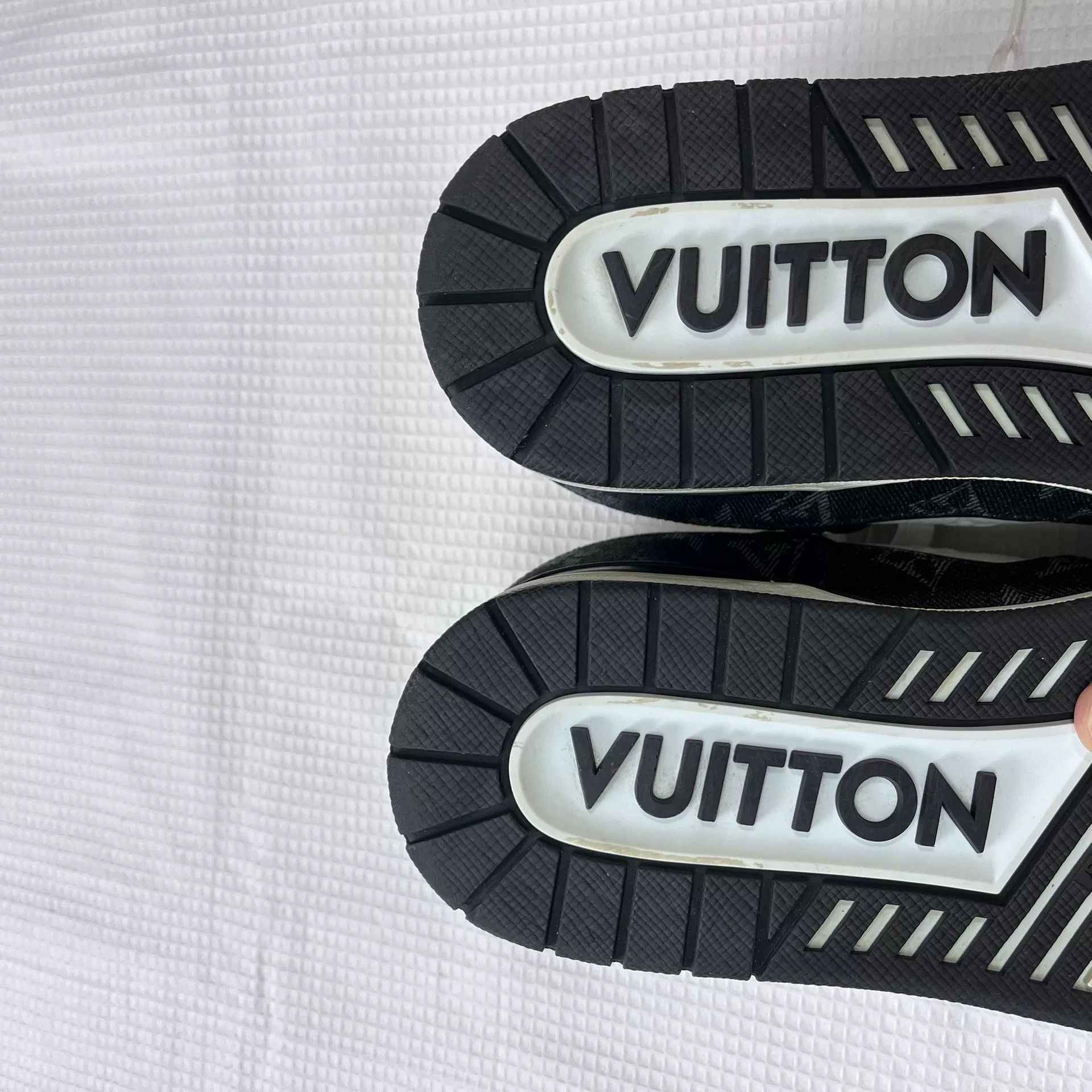 Louis Vuitton Louis Vuitton LV Trainer Black White Denim Sneakers Size US 8.5 / EU 41-42 - 9 Thumbnail