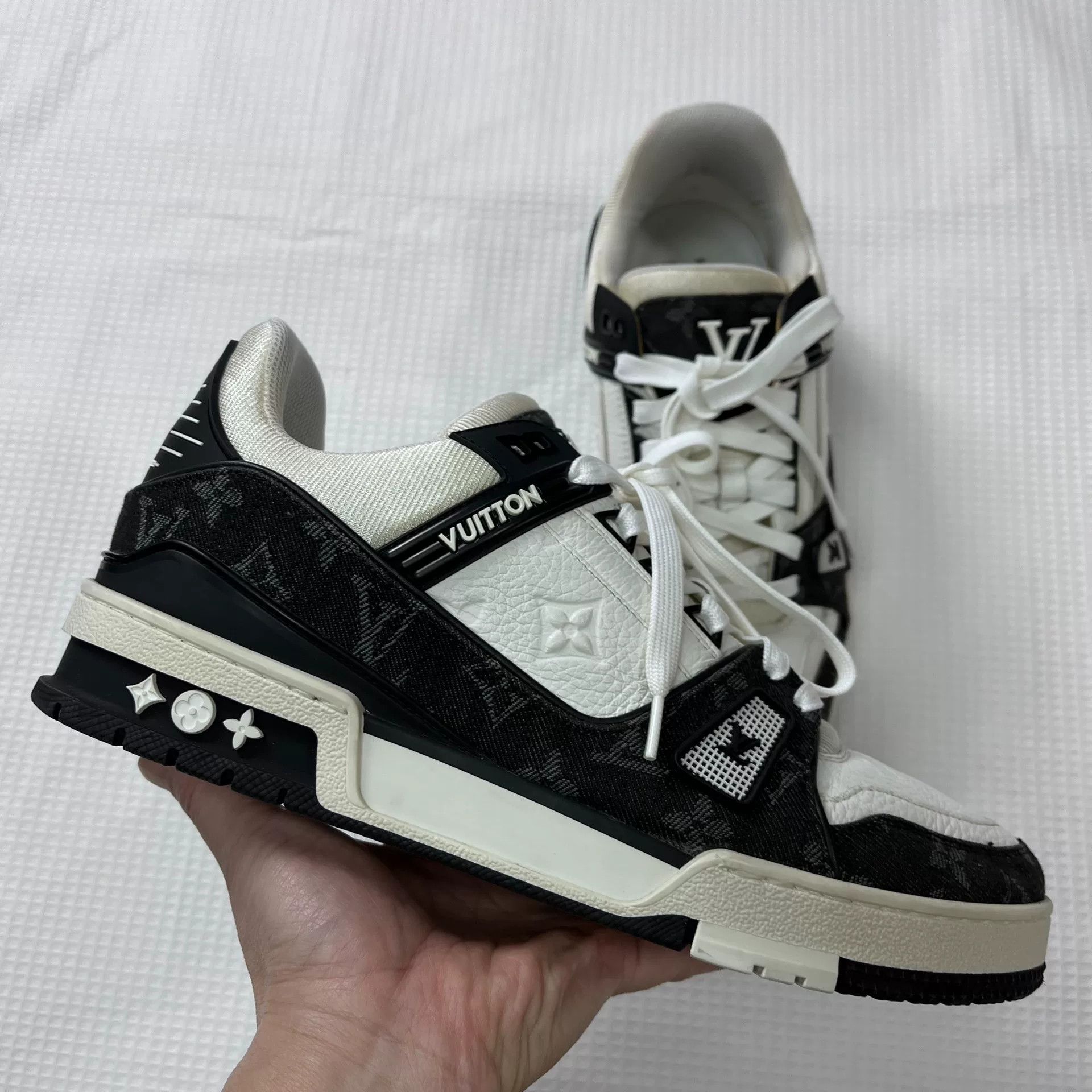 Louis Vuitton Louis Vuitton LV Trainer Black White Denim Sneakers Size US 8.5 / EU 41-42 - 3 Thumbnail
