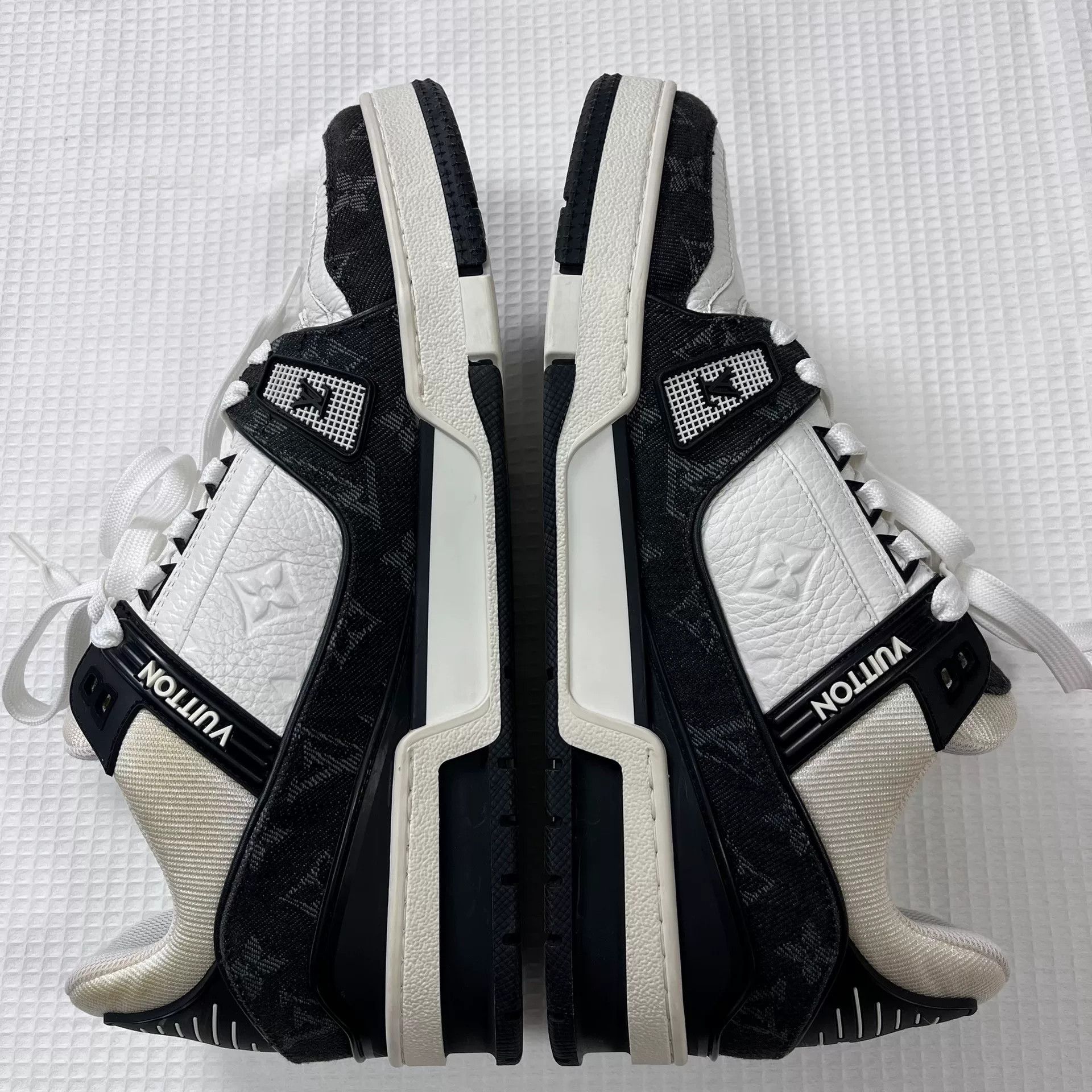 Louis Vuitton Louis Vuitton LV Trainer Black White Denim Sneakers Size US 8.5 / EU 41-42 - 6 Thumbnail
