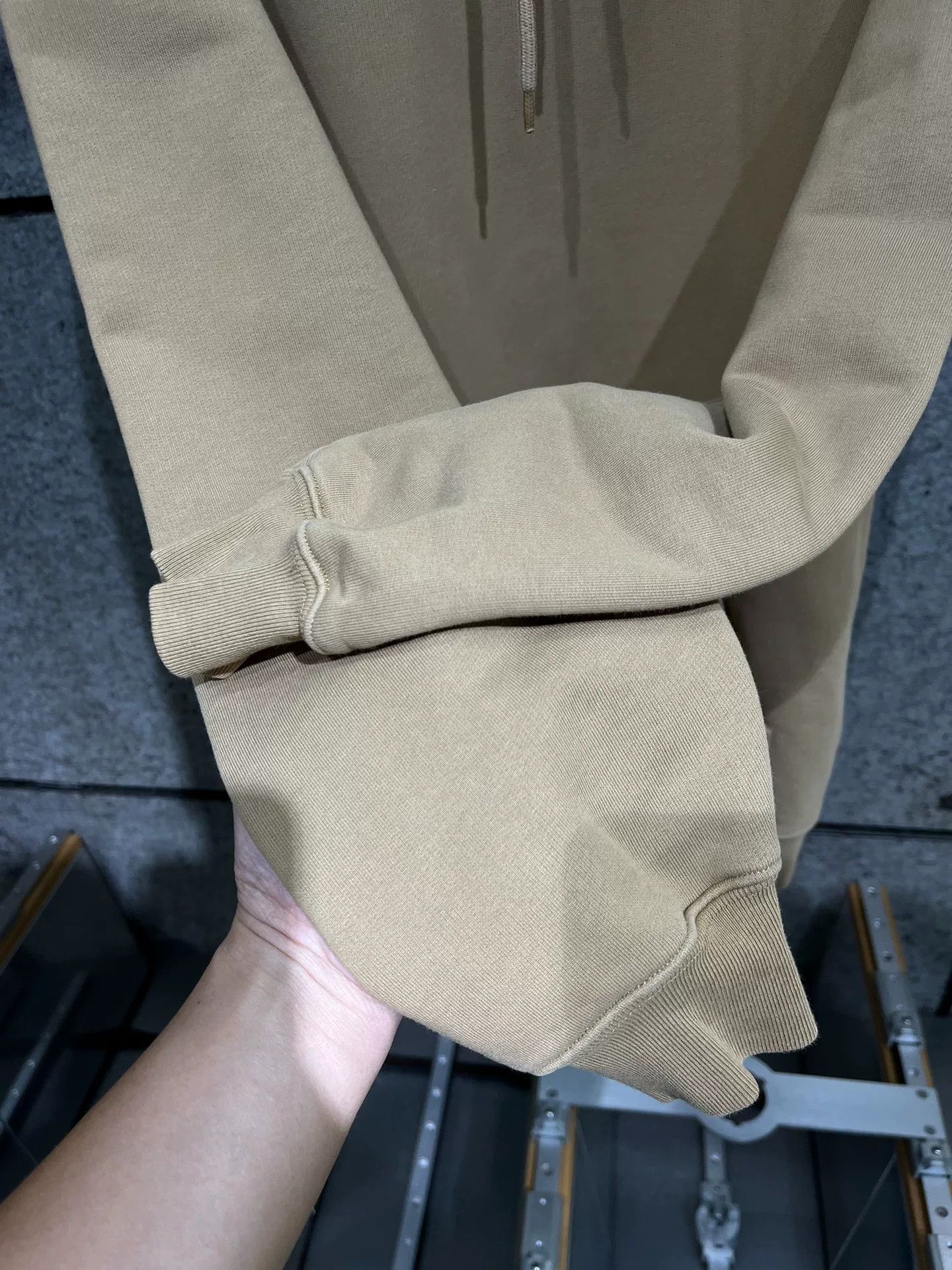 Balenciaga Balenciaga Beige Mailbox Hoodie XS Size XS / US 0-2 / IT 36-38 - 3 Thumbnail