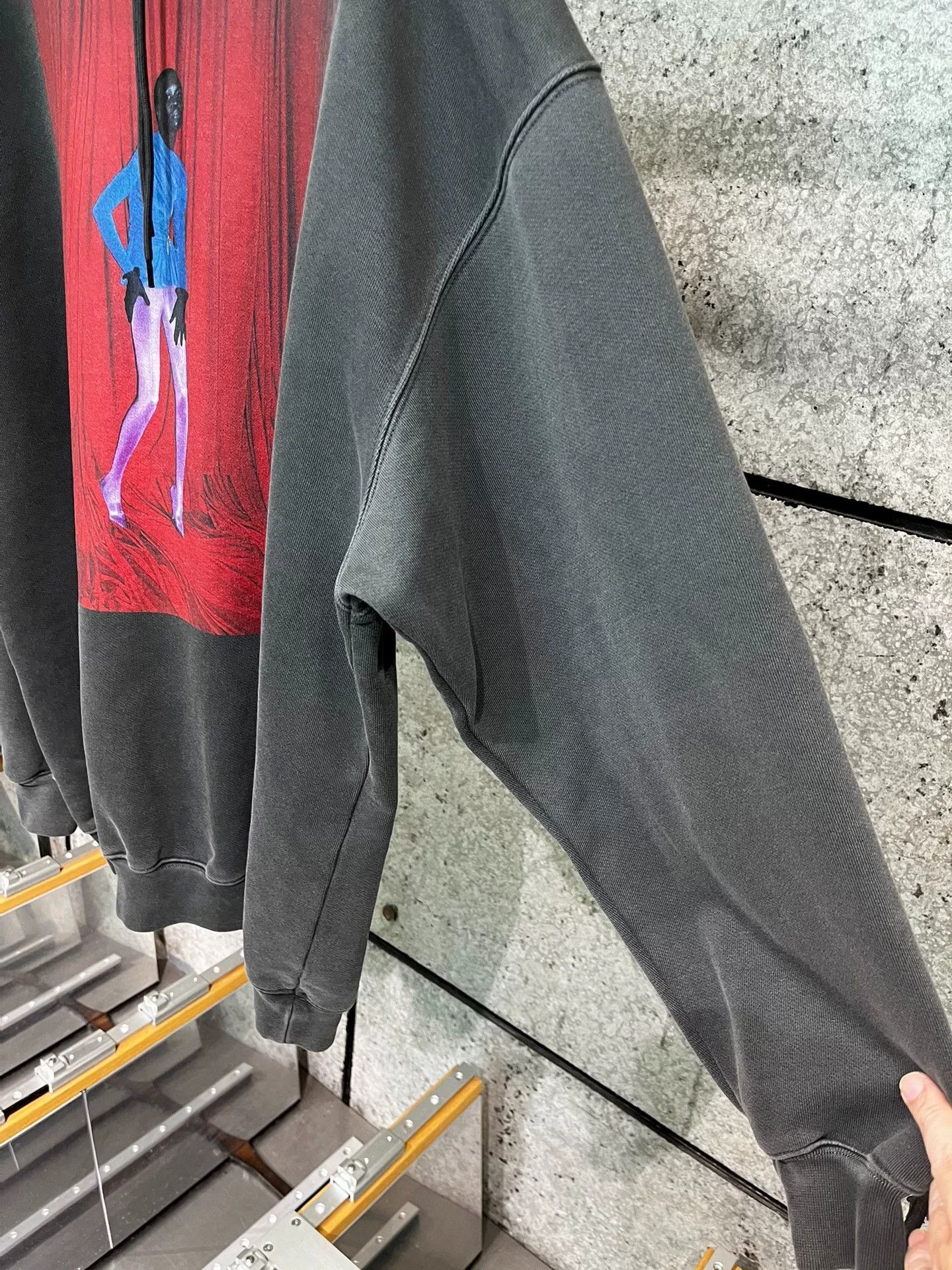 Balenciaga Balenciaga Portrait Hoodie XS Size XS / US 0-2 / IT 36-38 - 5 Thumbnail