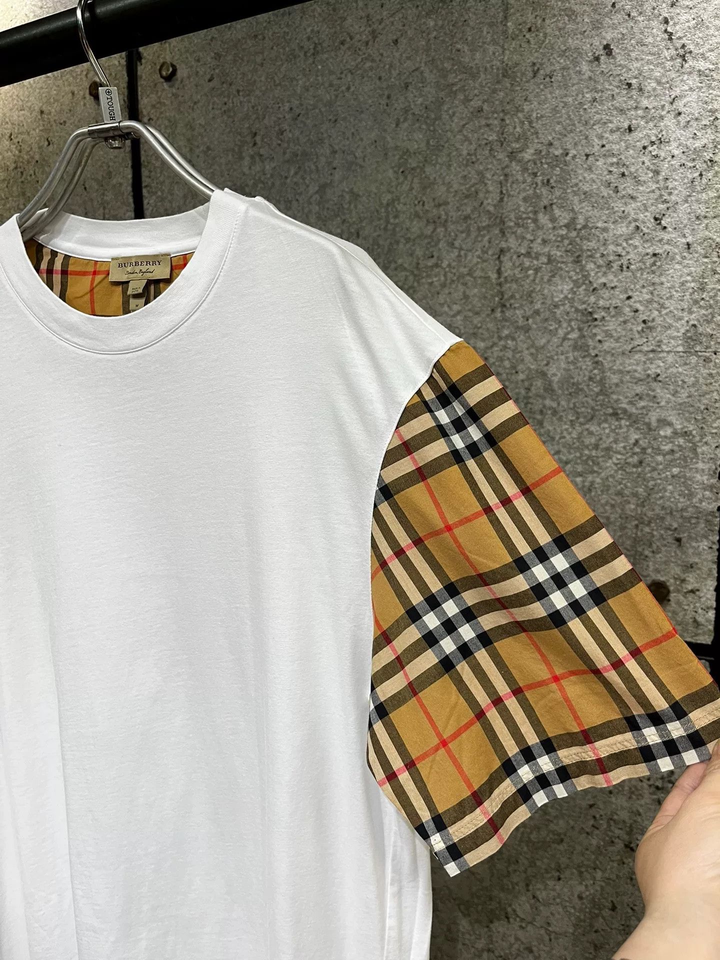 Burberry Burberry Check Round Neck Short Sleeve M Size US M / EU 48-50 / 2 - 4 Thumbnail
