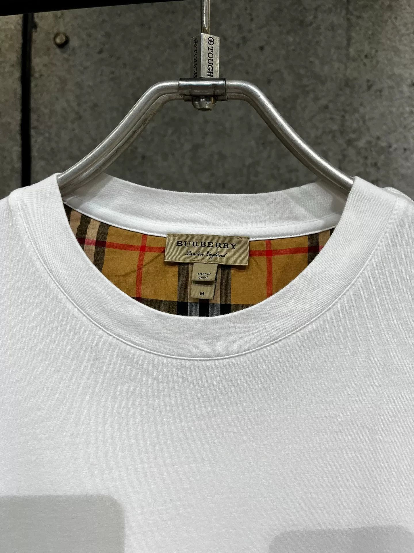 Burberry Burberry Check Round Neck Short Sleeve M Size US M / EU 48-50 / 2 - 2 Thumbnail