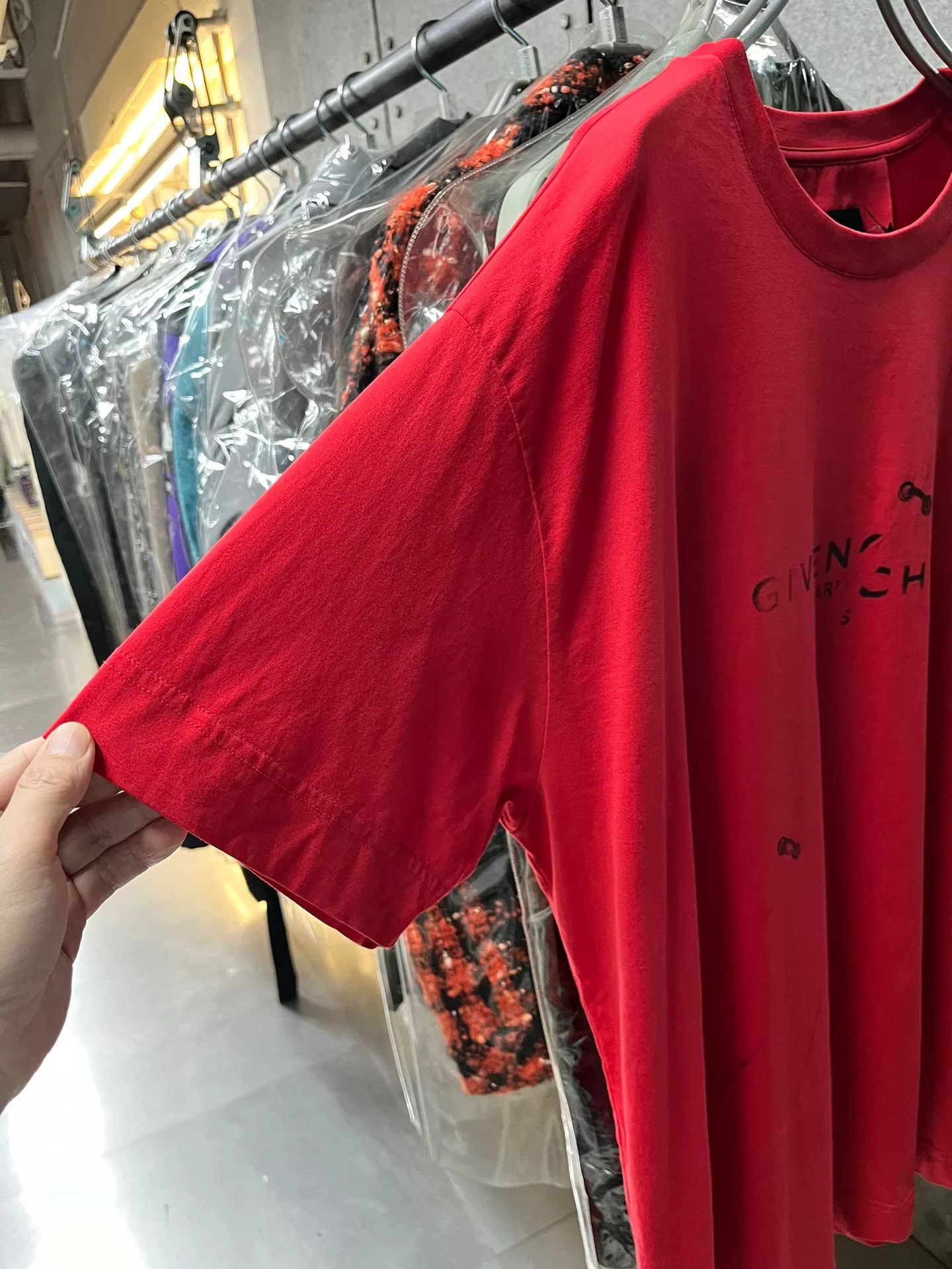 Givenchy Givenchy Red Trap Short Sleeve L Size US L / EU 52-54 / 3 - 7 Thumbnail